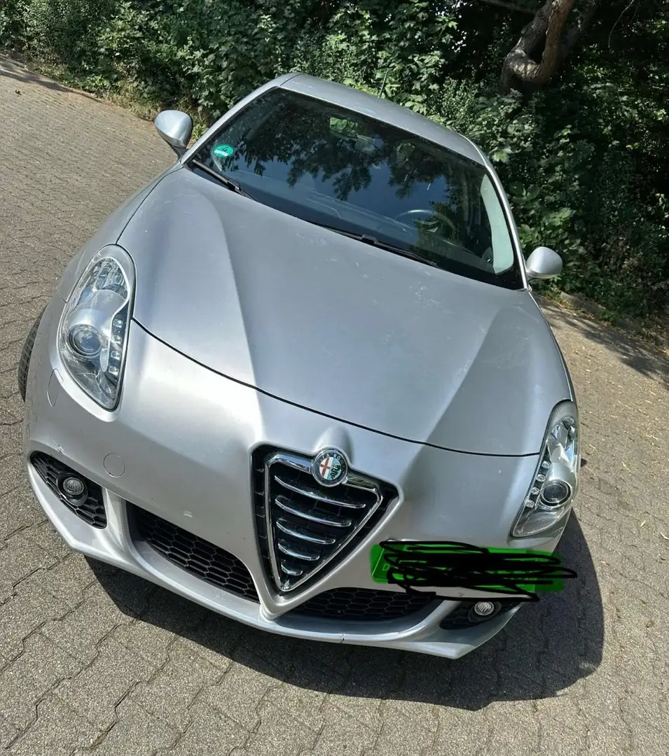 Alfa Romeo Giulietta 1.4 TB 16V Turismo Plateado - 1