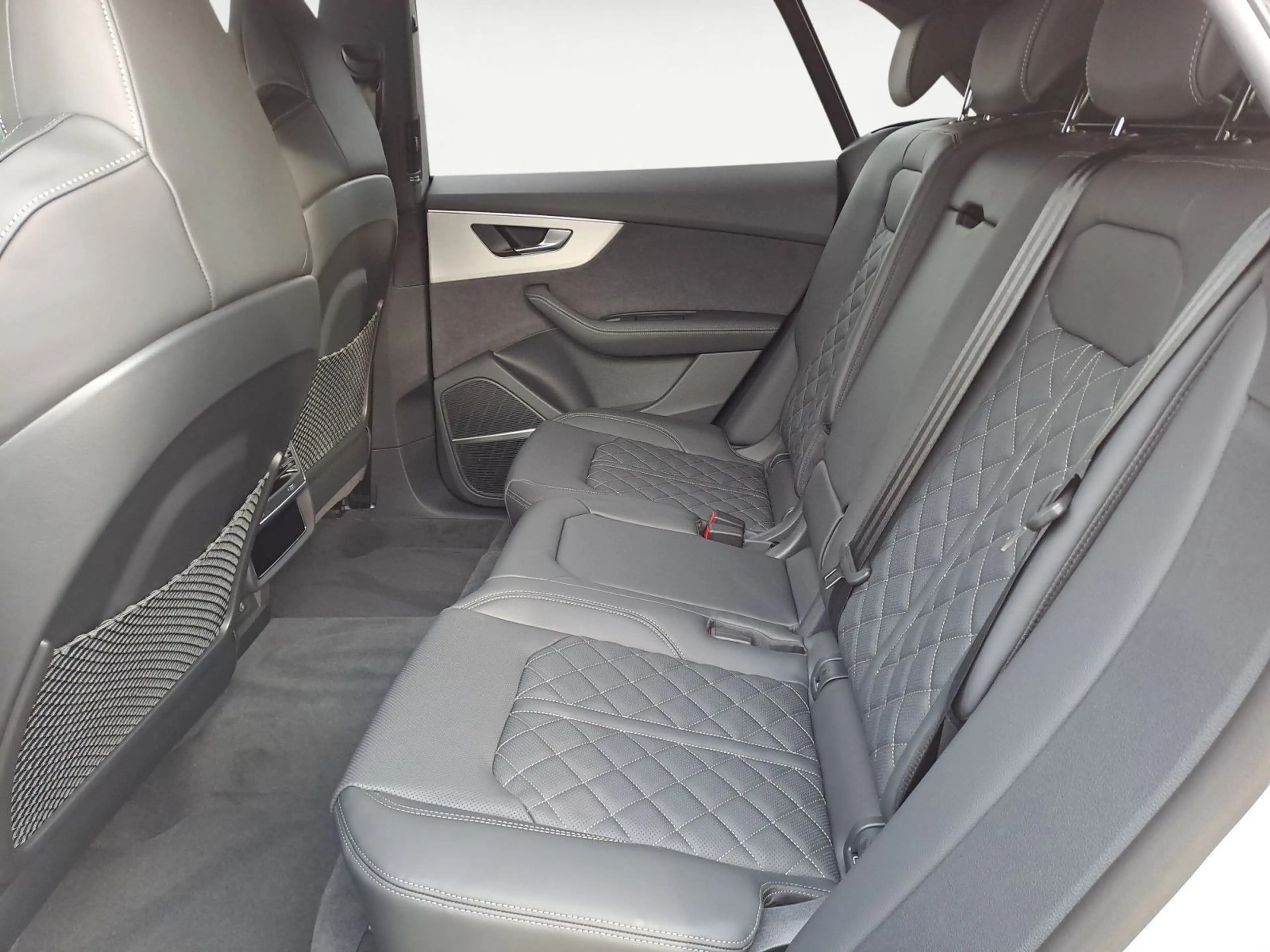 Audi Q8 SUV TFSI quattro 250(340) kW(PS) tiptronic — photo 12
