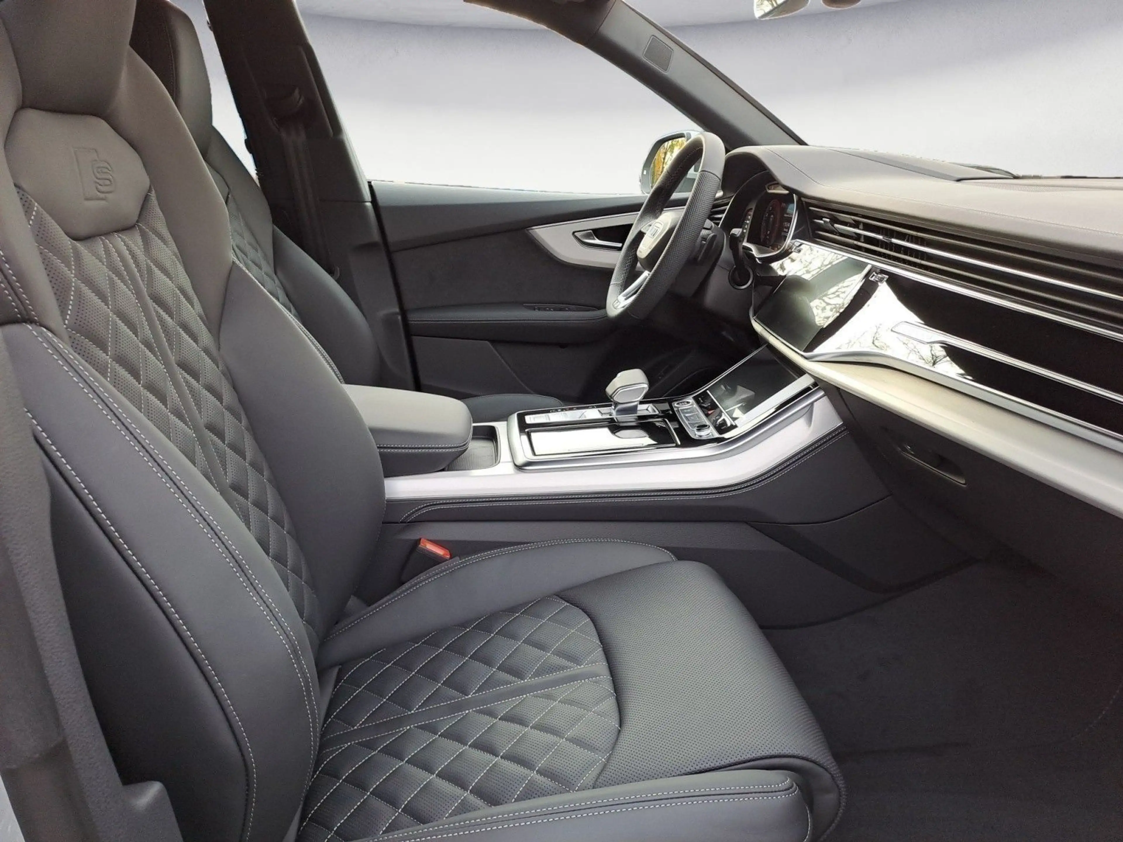 Audi Q8 SUV TFSI quattro 250(340) kW(PS) tiptronic — photo 8