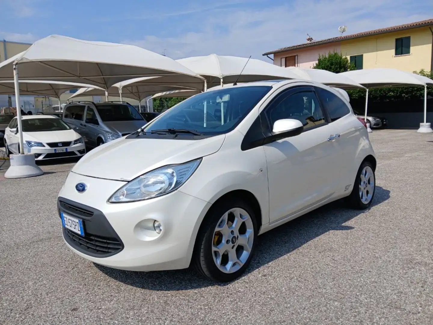 Ford Ka/Ka+ 1.2 8V 69CV Titanium Blanc - 1