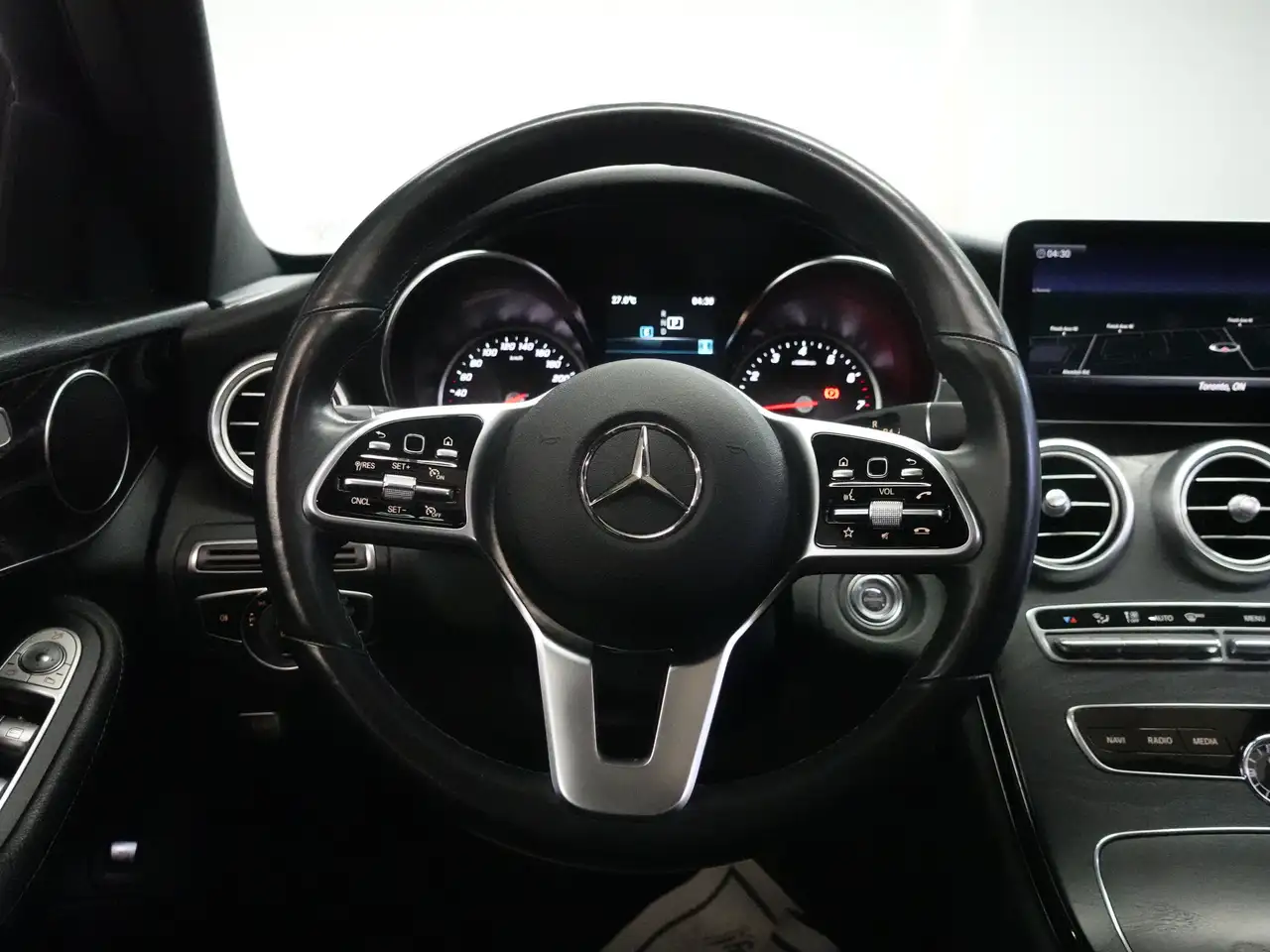 Mercedes-Benz C-Class снимка Mercedes-Benz C-Class