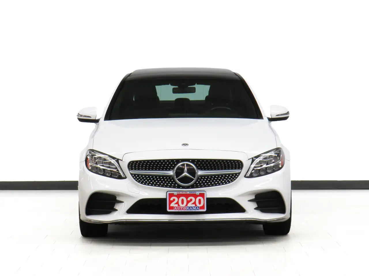 Mercedes-Benz C-Class снимка Mercedes-Benz C-Class