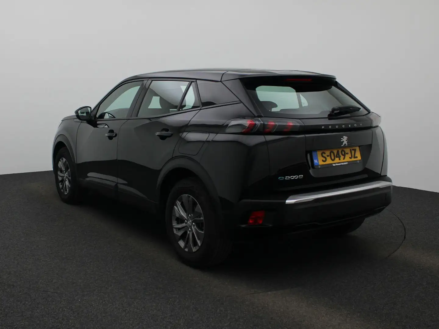 Peugeot e-2008 EV Active Pack 50 kWh Zwart - 2