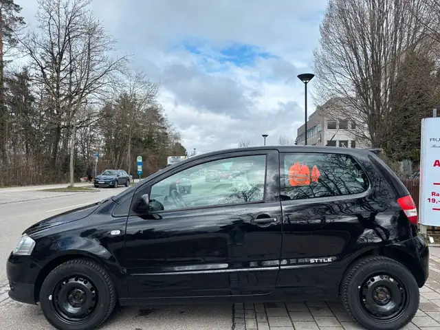 Volkswagen Fox view 2