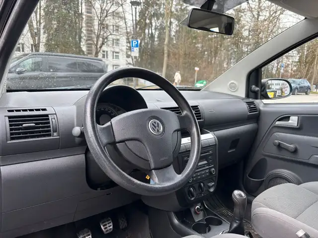 Volkswagen Fox view 9