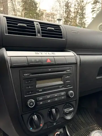 Volkswagen Fox view 10