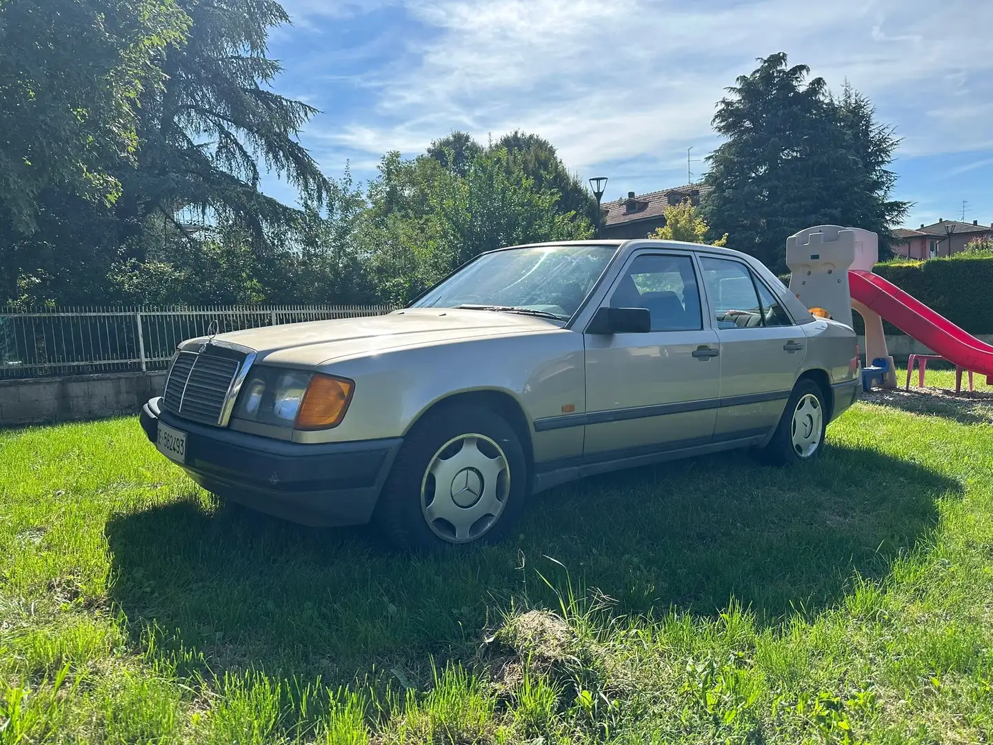 Mercedes-Benz 200 W124 200D - Esemplare conservato Goud - 2