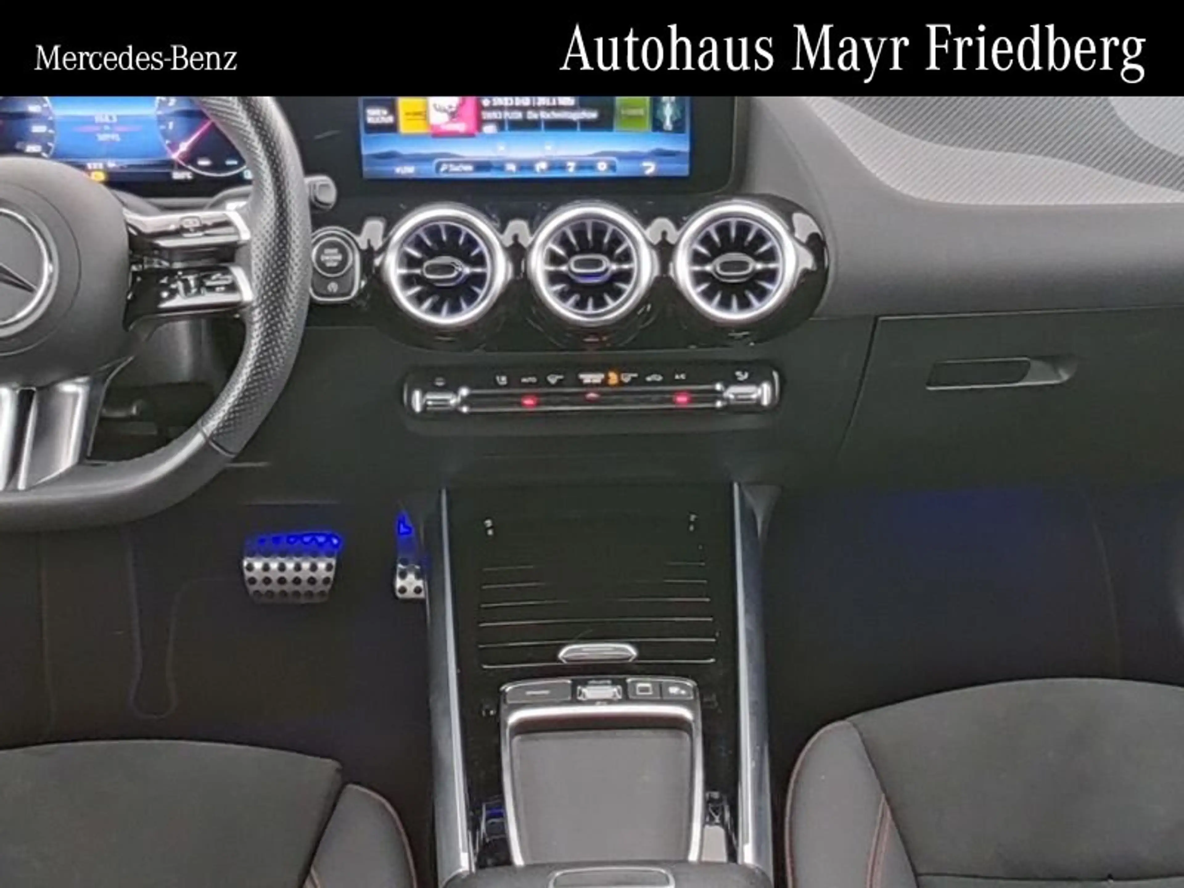 Mercedes-Benz GLA 200 GLA 200 AMG 19"+KEYLESS+TOTWINKEL+EASYPACK+LED — photo 9
