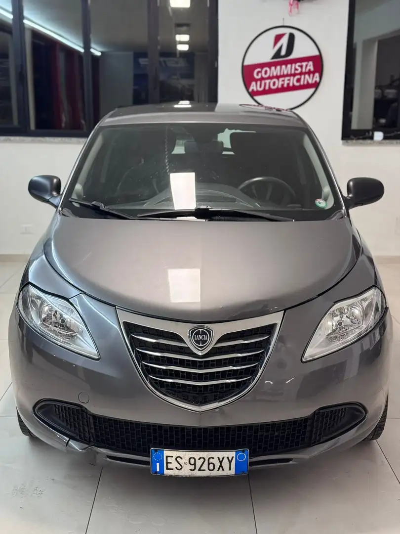 Lancia Ypsilon Ypsilon III 2011 1.2 8v Silver ecochic Gpl 69cv Grigio - 2