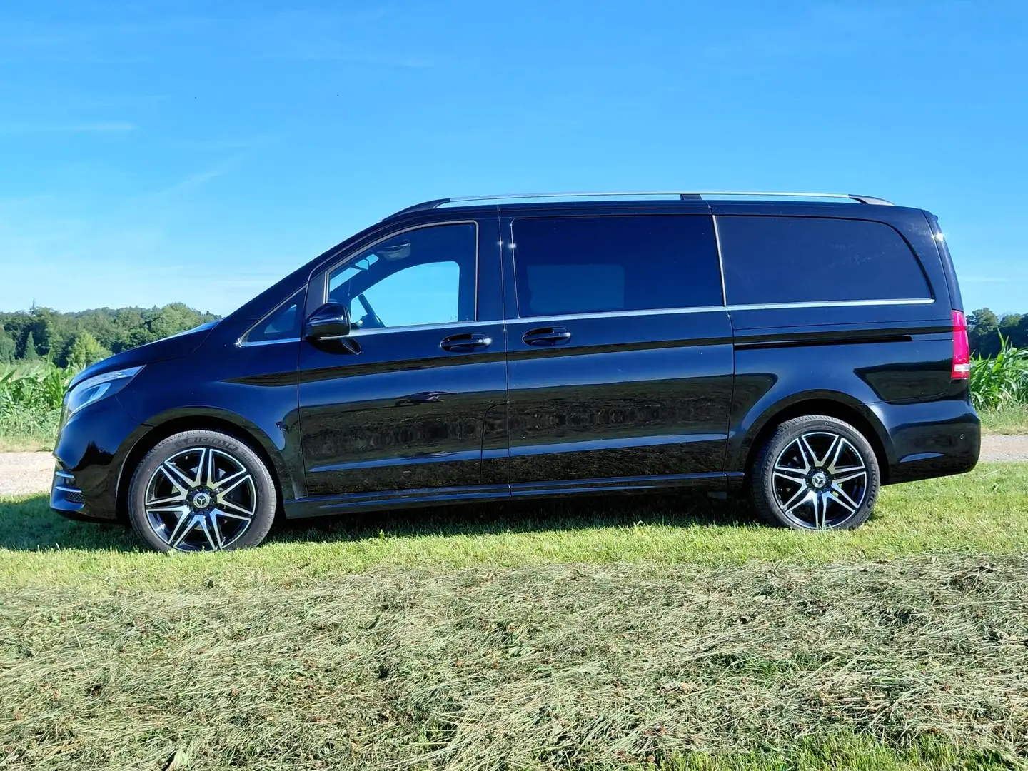 Mercedes-Benz V 250 V 250 d 4MATIC lang Aut. Schwarz - 2