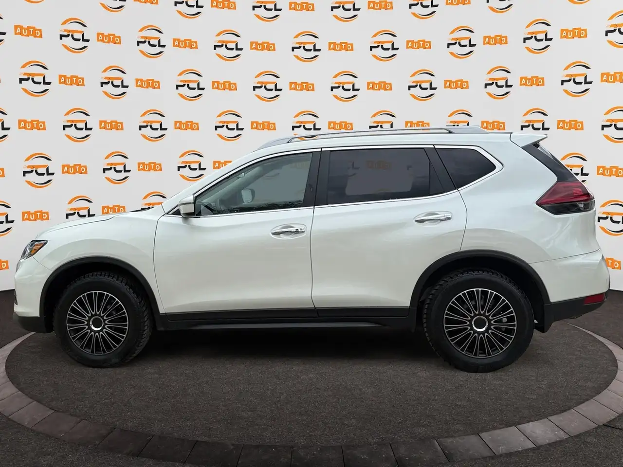Nissan Rogue fotografie Nissan Rogue