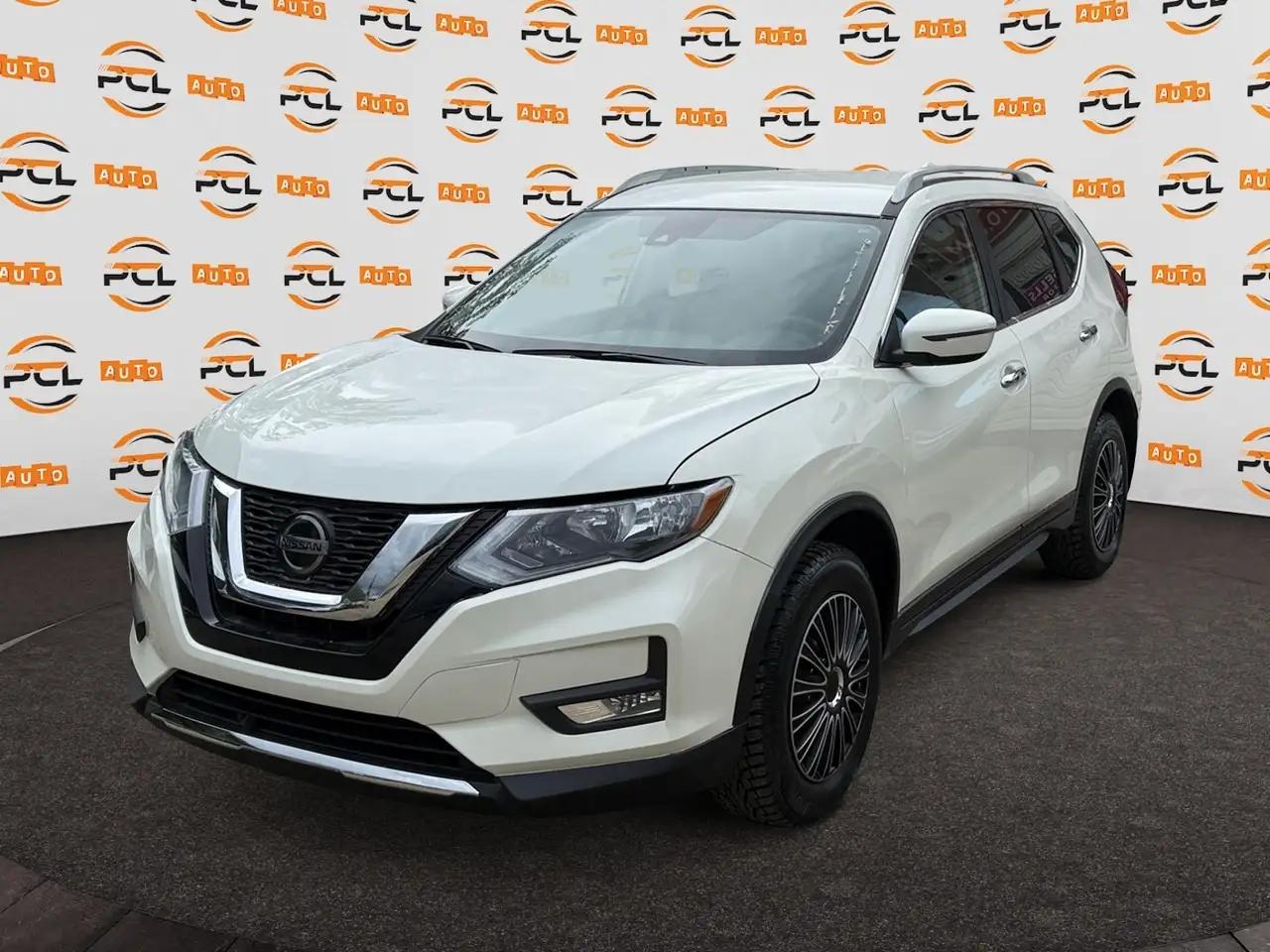 Nissan Rogue fotografie Nissan Rogue