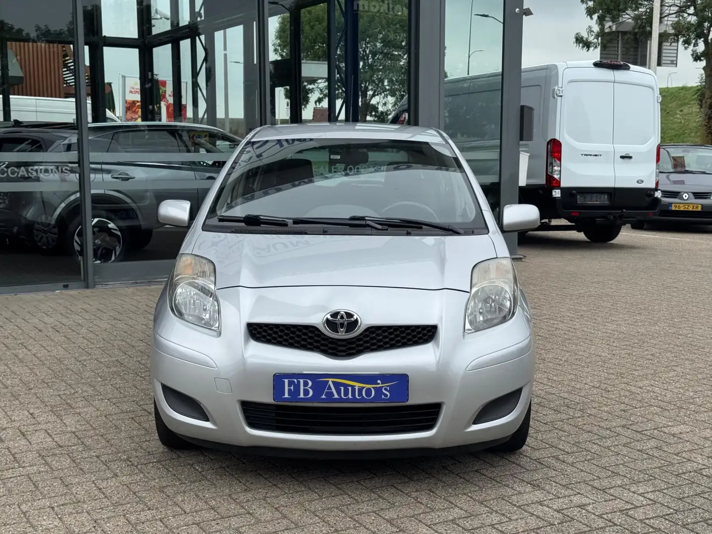 Toyota Yaris 1.0 VVTi Cool Airco Grijs - 2