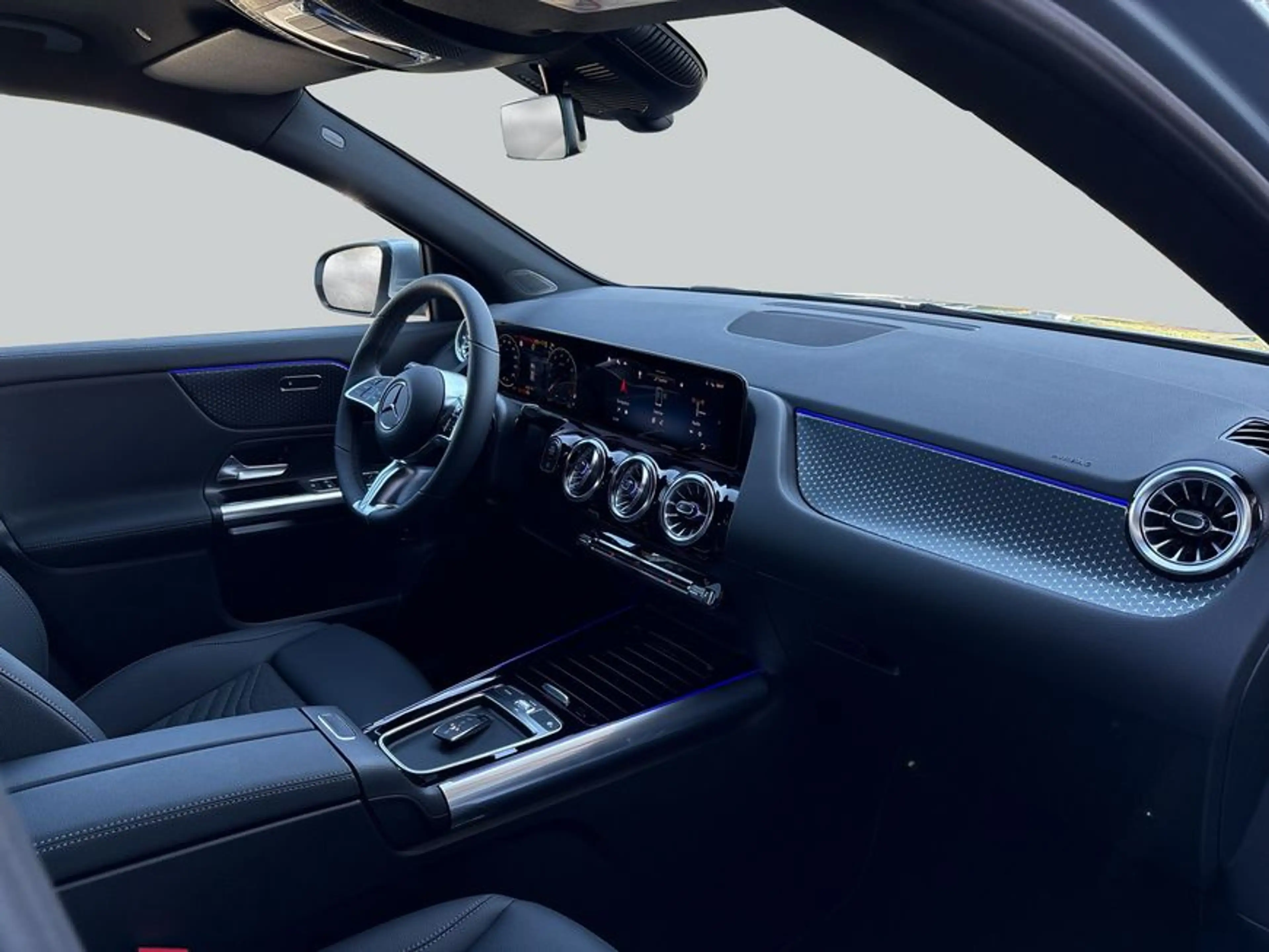 Mercedes-Benz GLA 180 GLA — photo 15