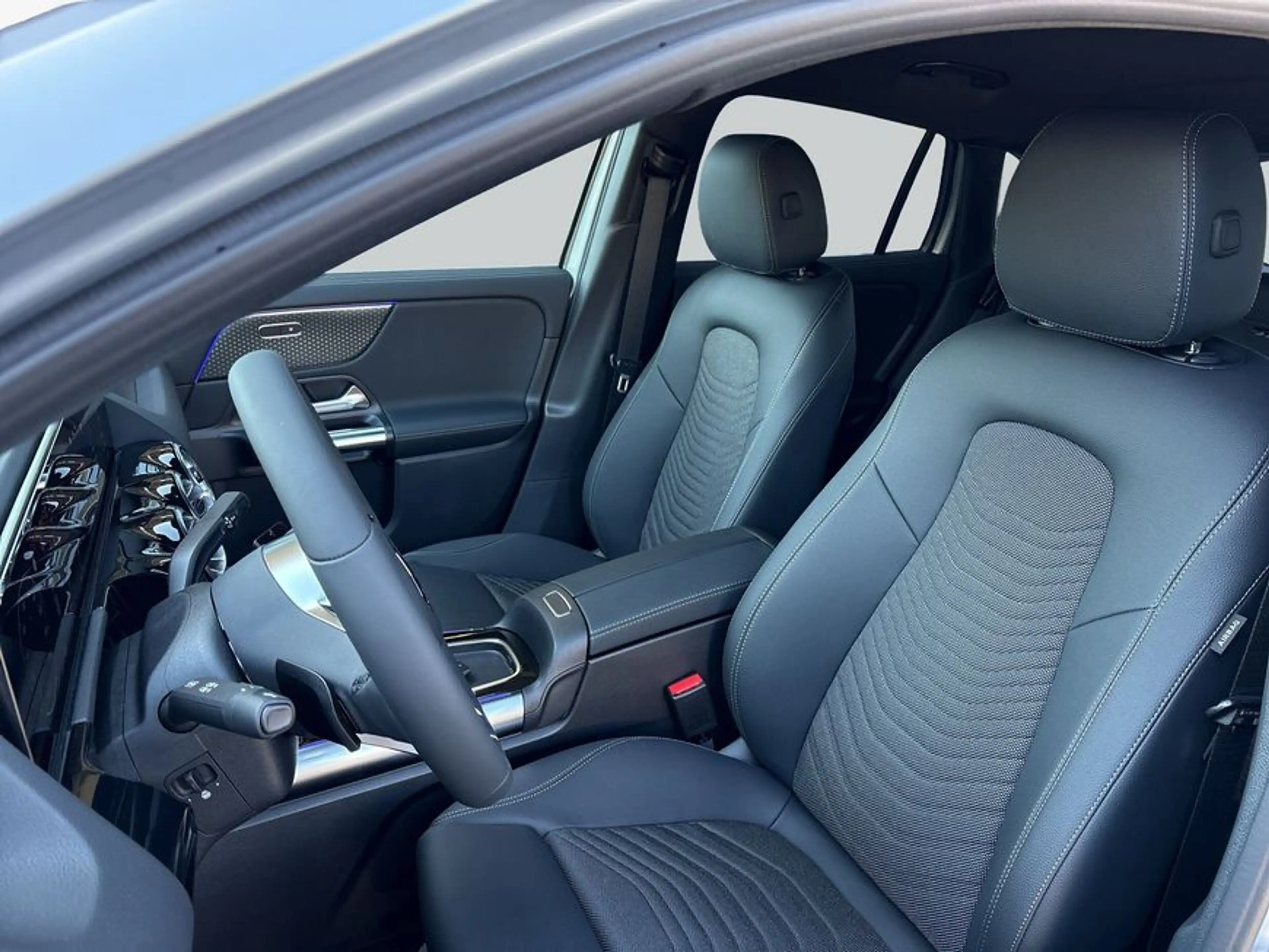 Mercedes-Benz GLA 180 GLA — photo 10