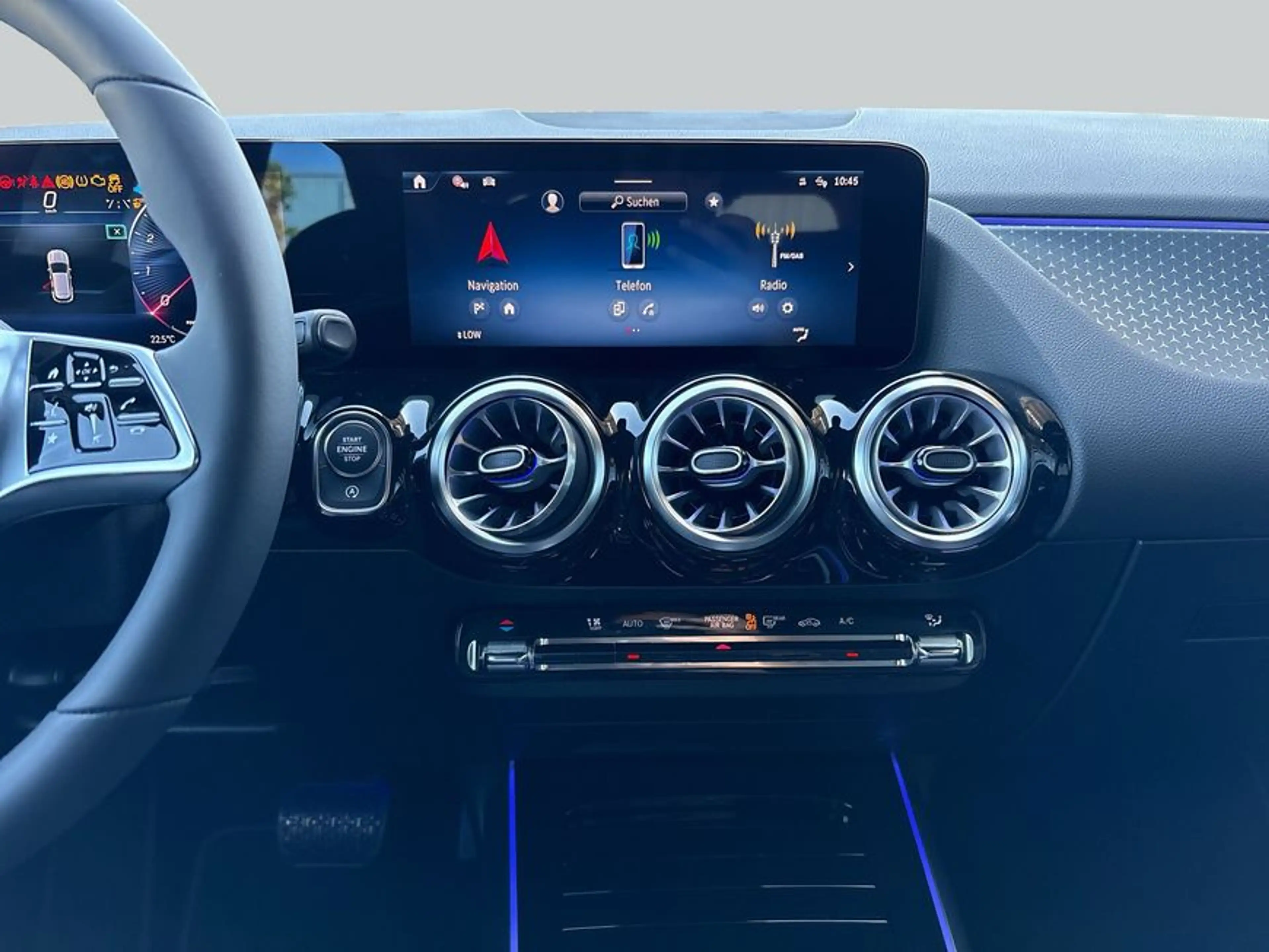 Mercedes-Benz GLA 180 GLA — photo 14