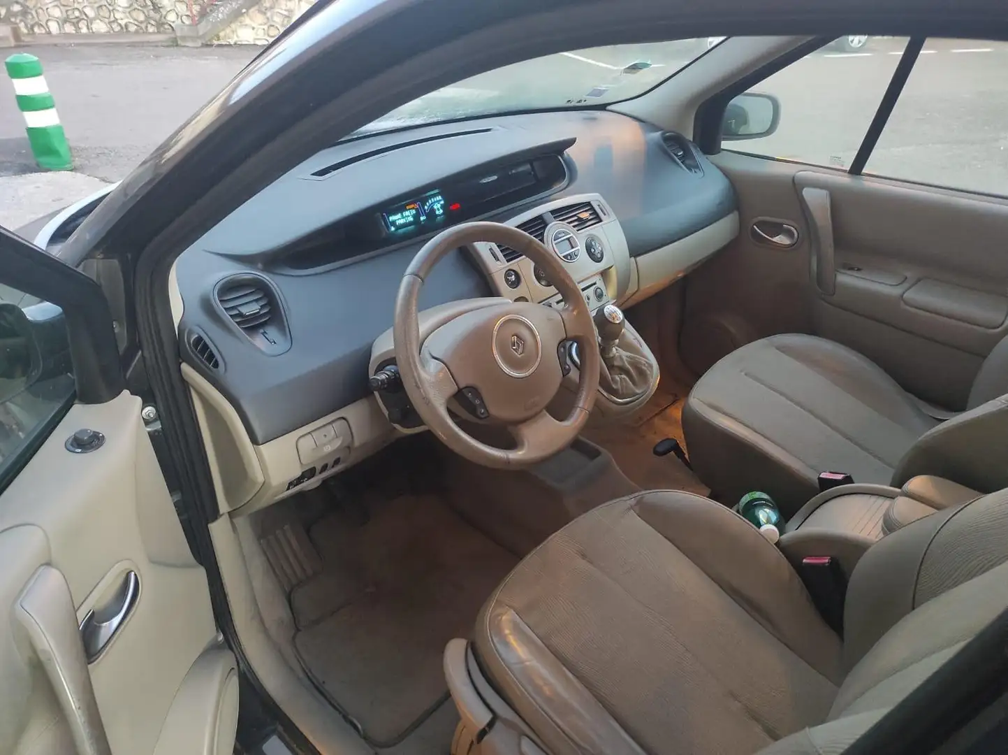 Renault Scenic 1.9 dCi 130 Conquest - 2