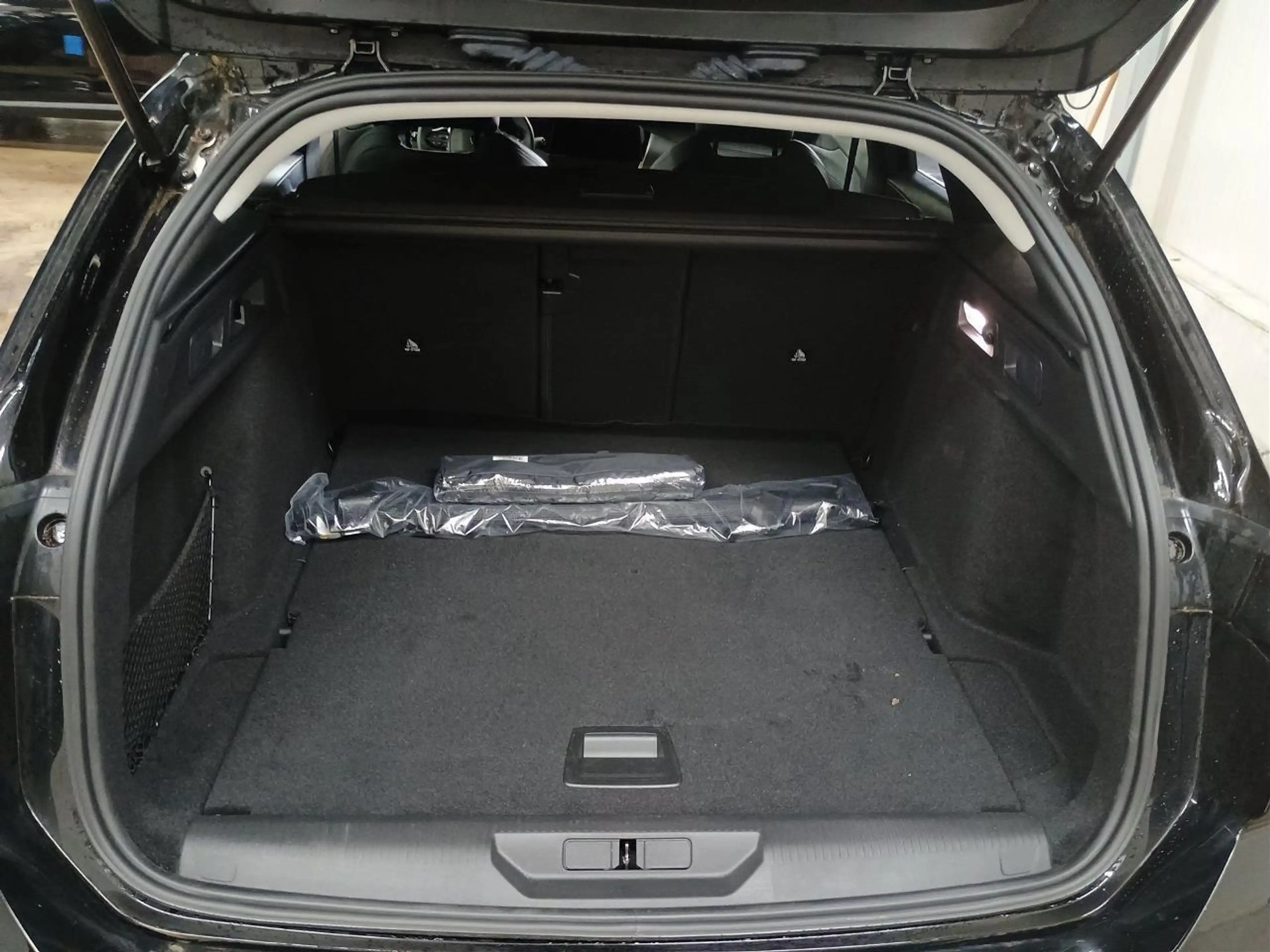 Peugeot 308 1.5 Blue-HDI EAT8*Allure*Navi*360°Kamera*Shz — photo 7
