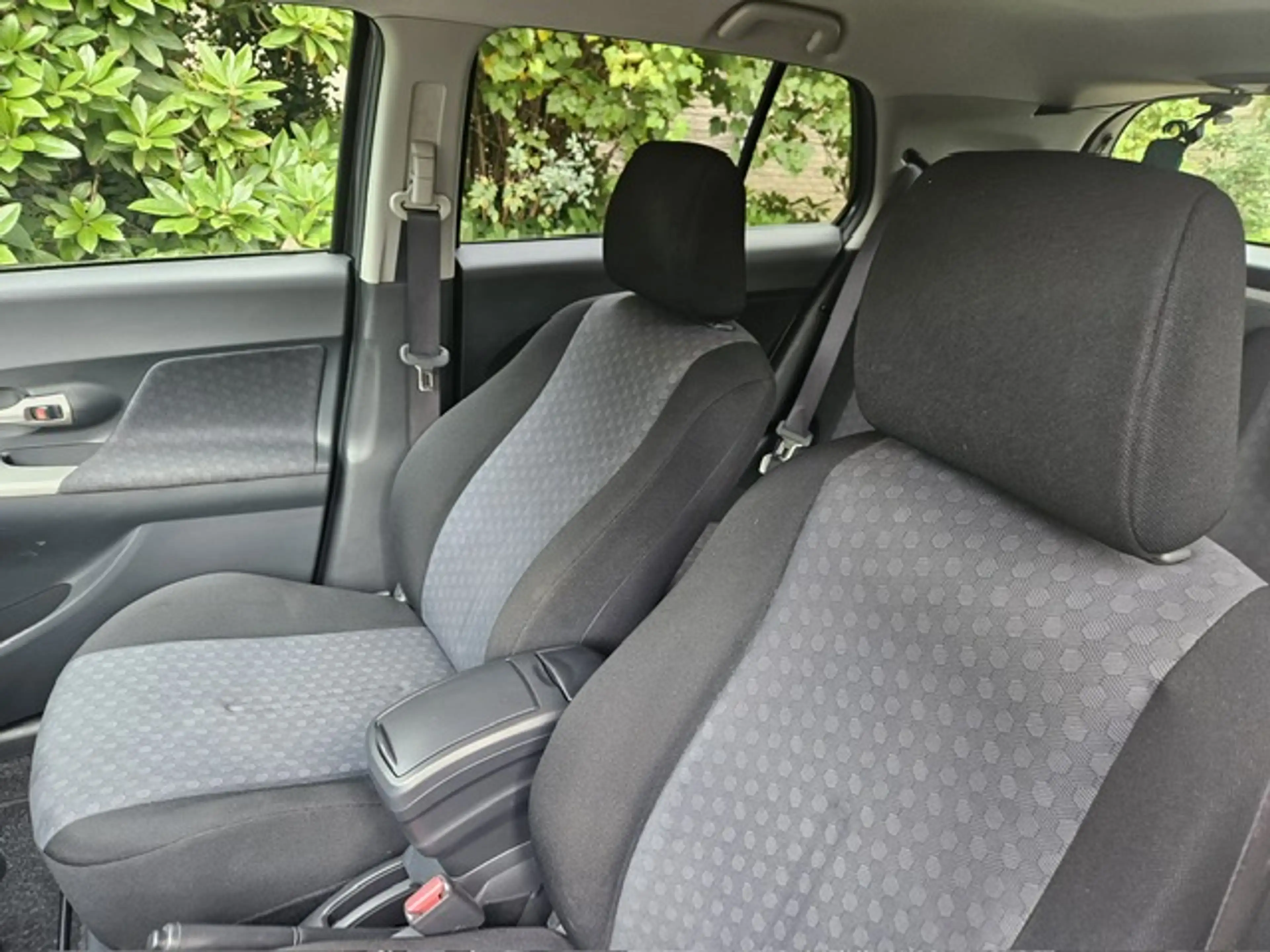Toyota Urban Cruiser 1.3 VVT-i Dynamic Trekhaak — photo 10