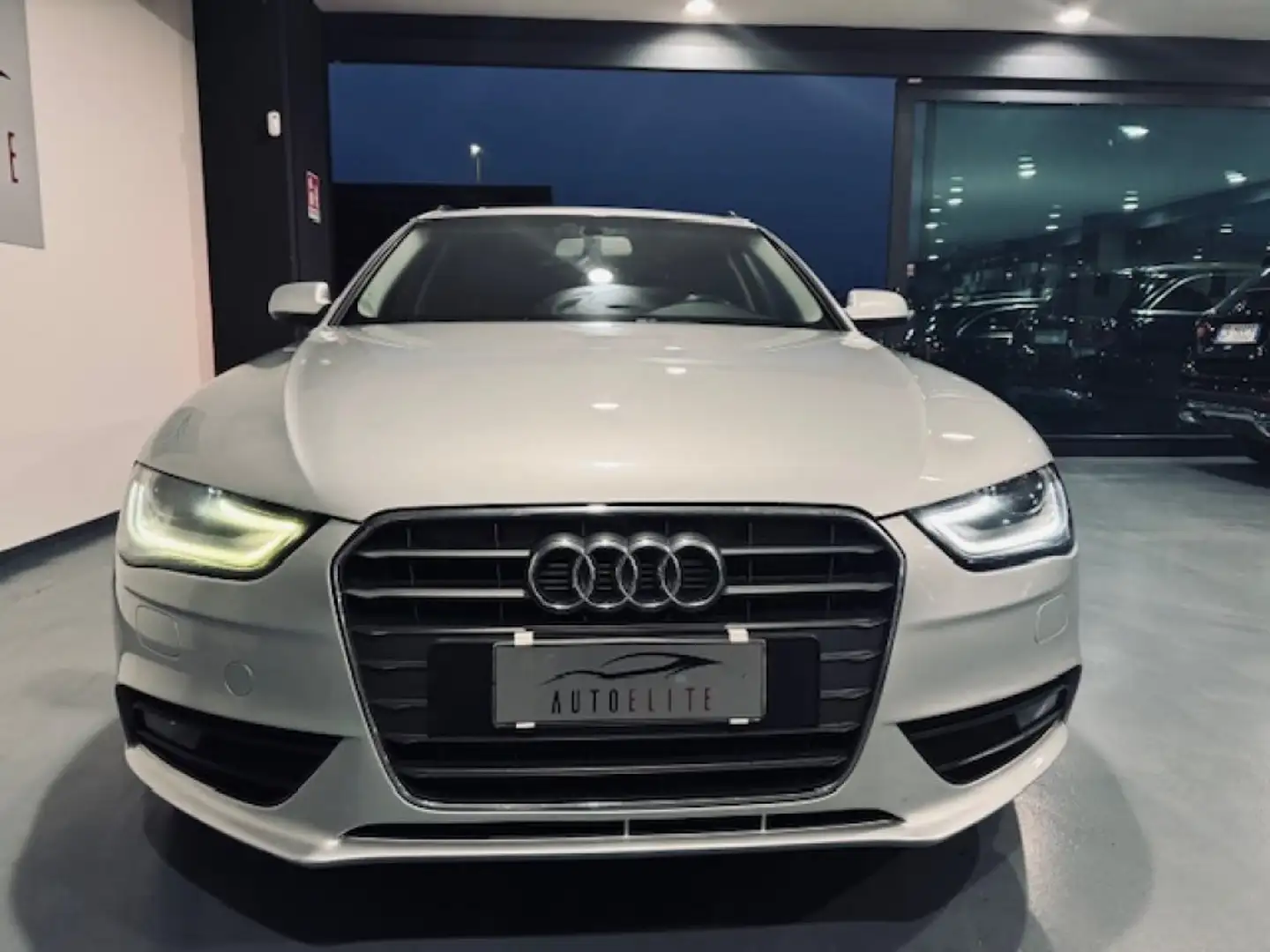 Audi A4 Avant 2.0 TDI 143CV F.AP. multitronic Advanced Grigio - 2