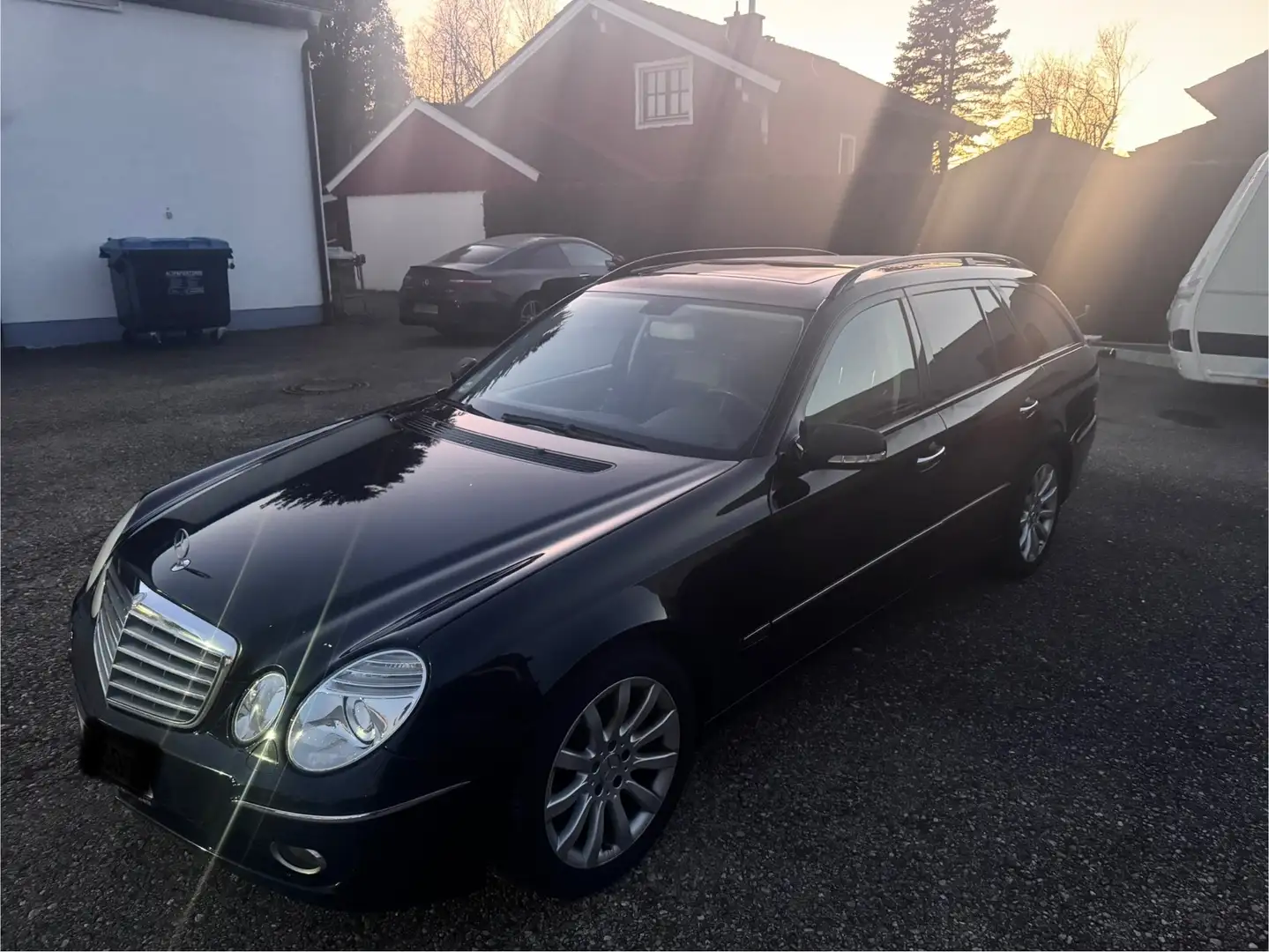 Mercedes-Benz E 350 E 350 T-Modell ELEGANCE Elegance/Leder/Automatic Чорний - 1
