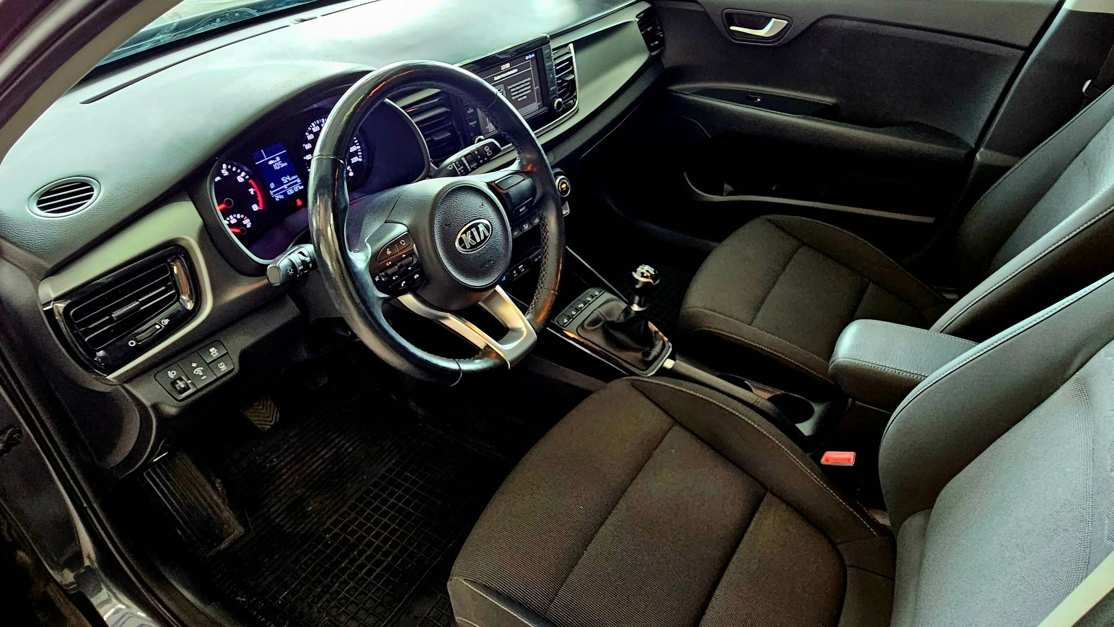 Kia Rio Attract — photo 10