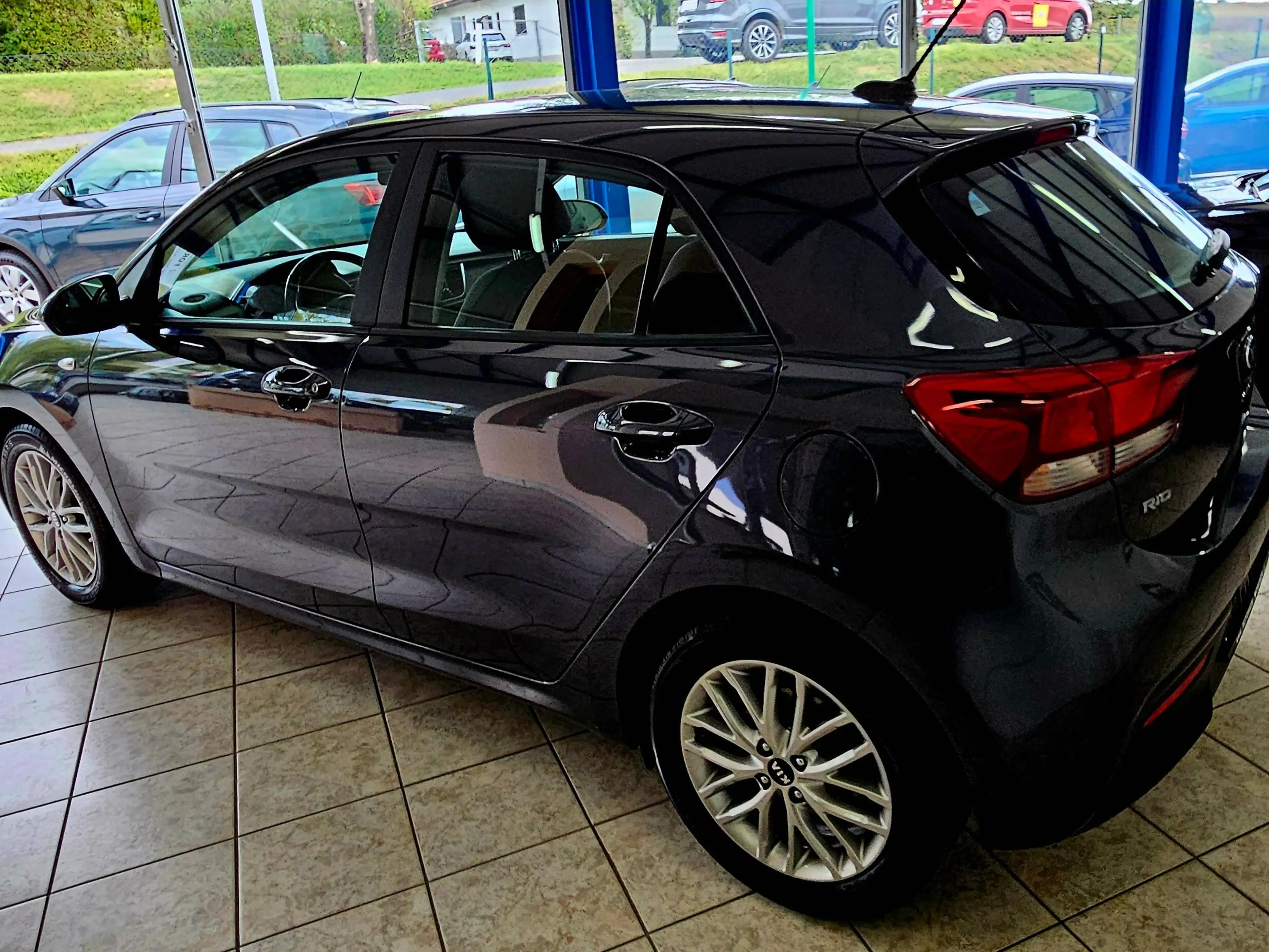 Kia Rio Attract — photo 4