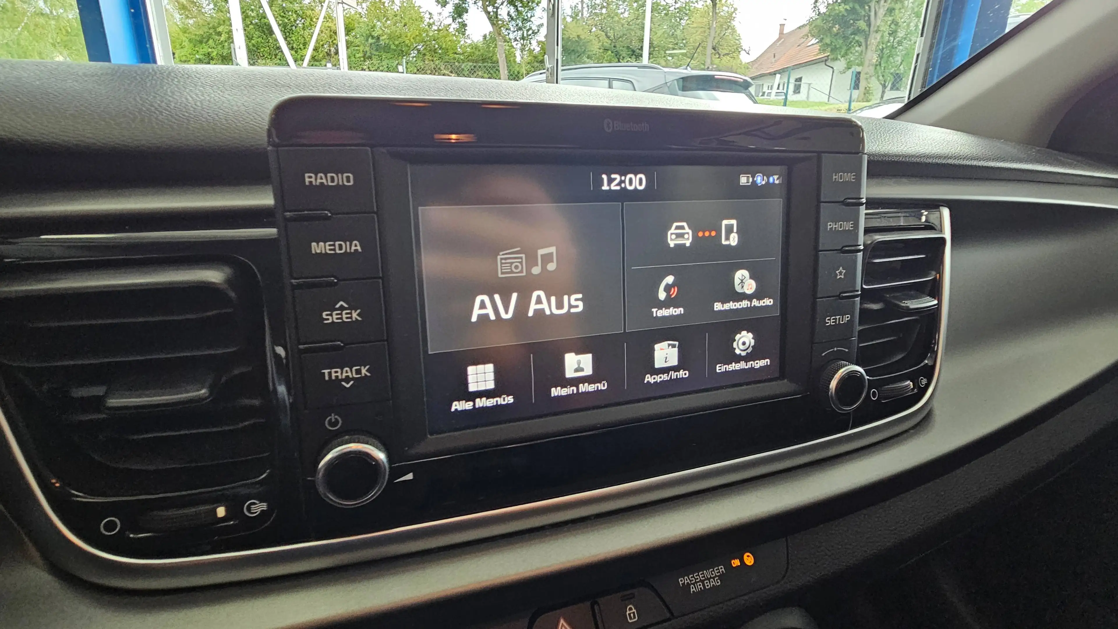 Kia Rio Attract — photo 12