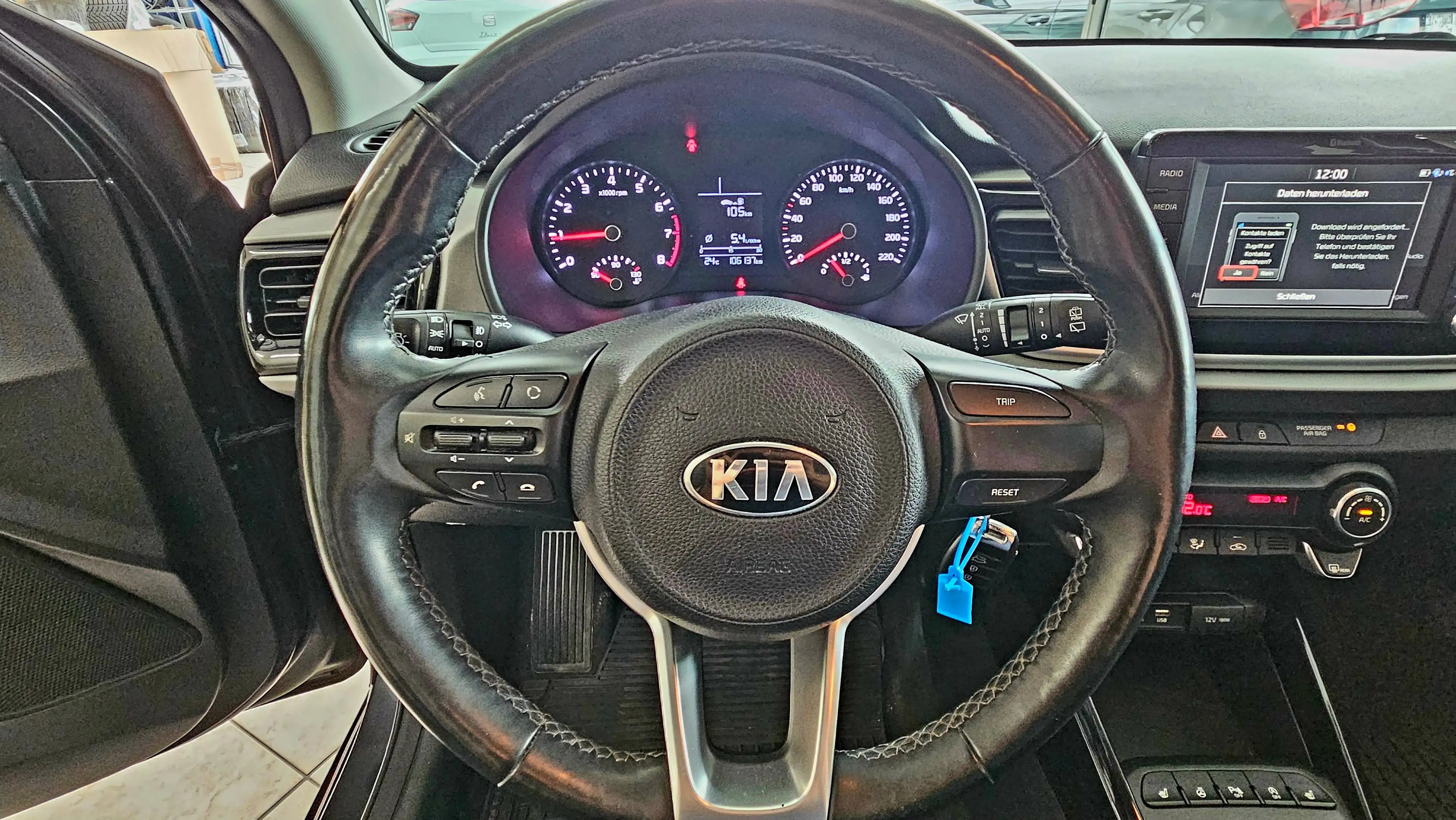 Kia Rio Attract — photo 11