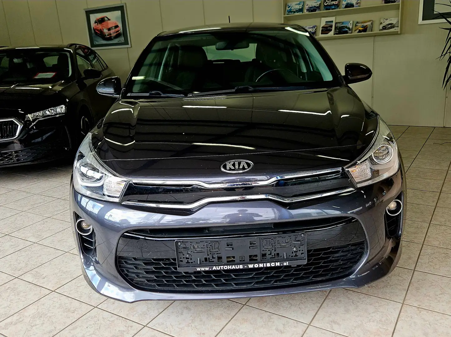 Kia Rio *Parksensoren *Sitzheizung * Lenkradheizung *Bluetooth *Sommer und Winterräder Grau - 2