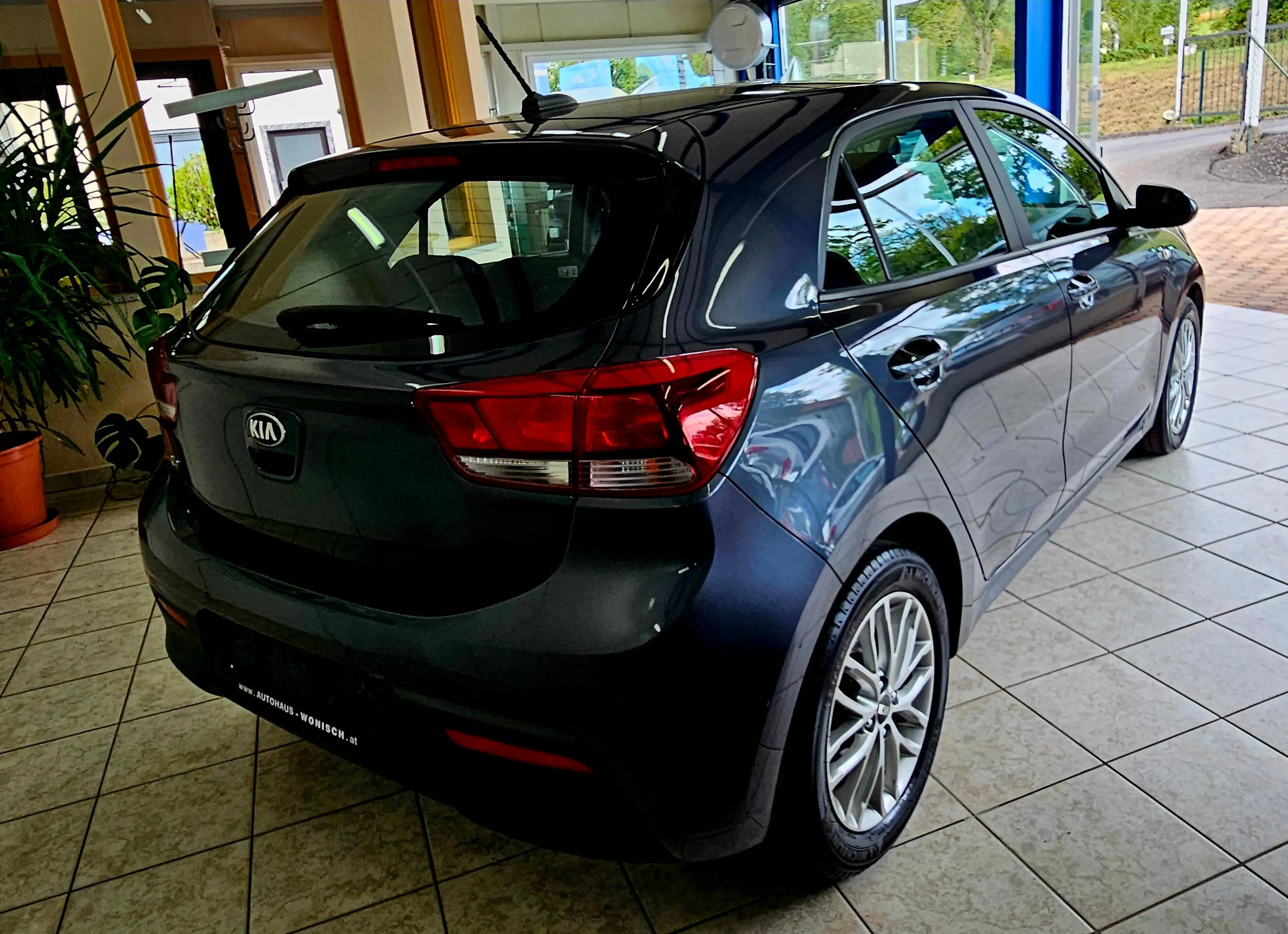 Kia Rio Attract — photo 5