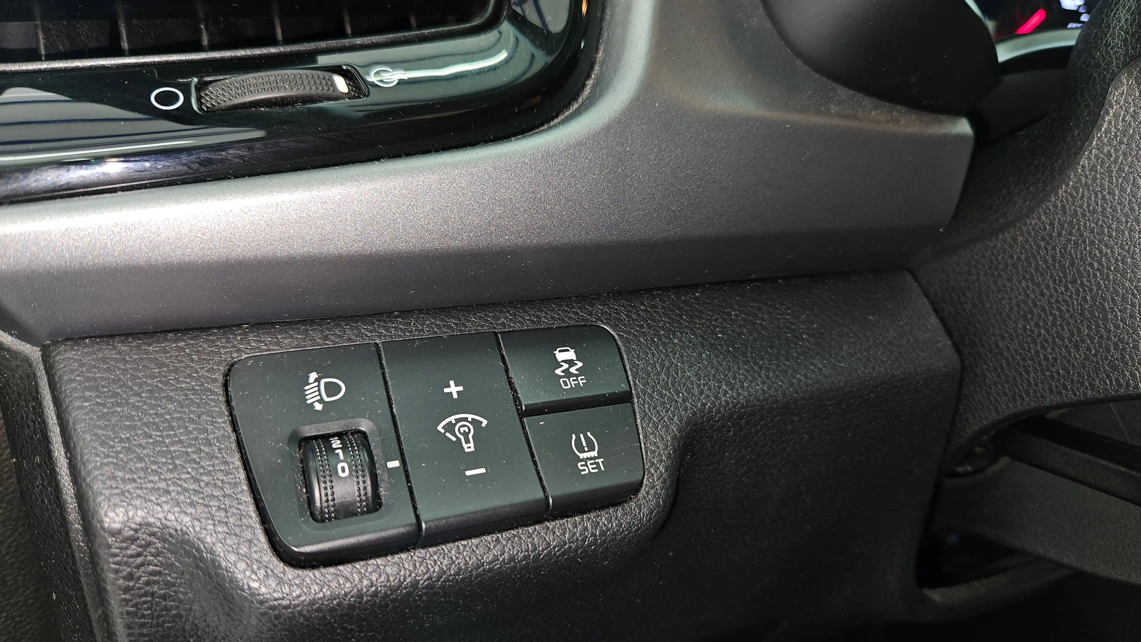 Kia Rio Attract — photo 15