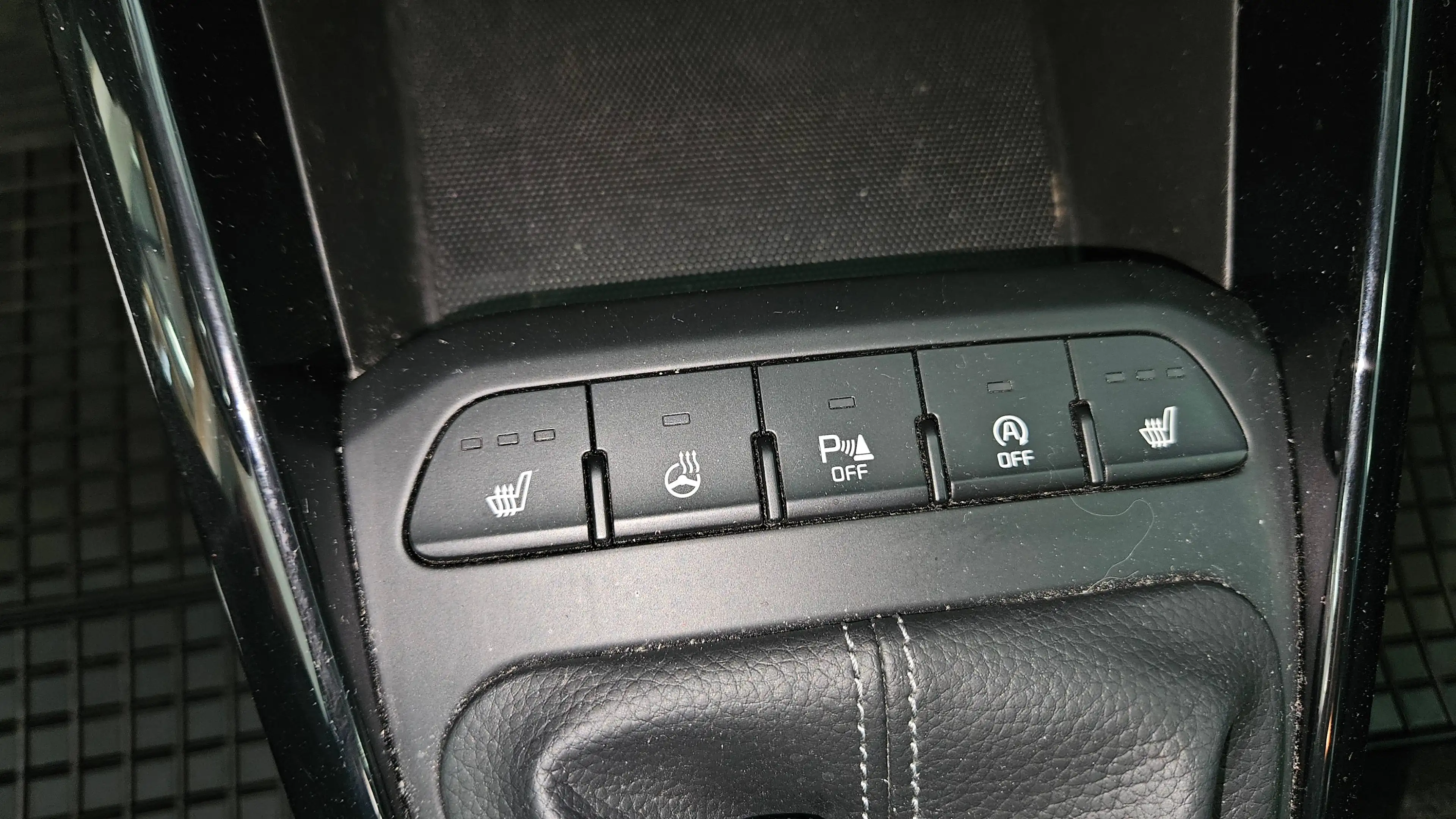Kia Rio Attract — photo 14