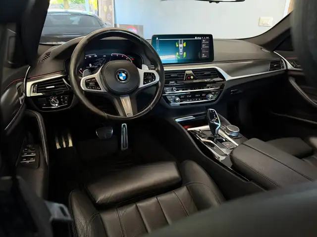BMW 5 Series view 5