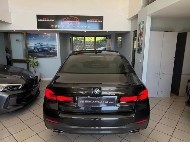 BMW 5 Series view 13