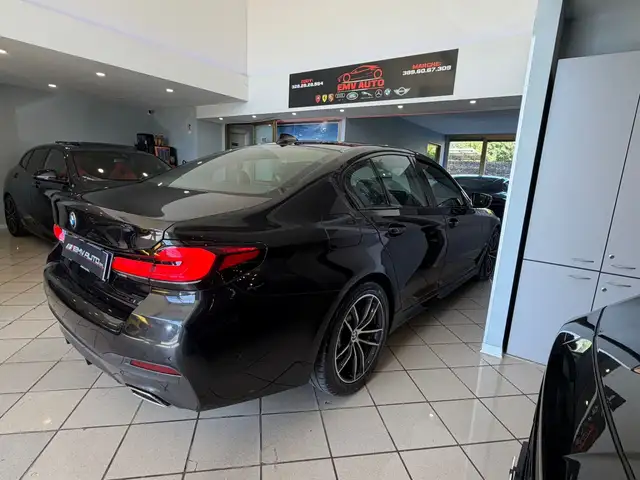 BMW 5 Series view 14