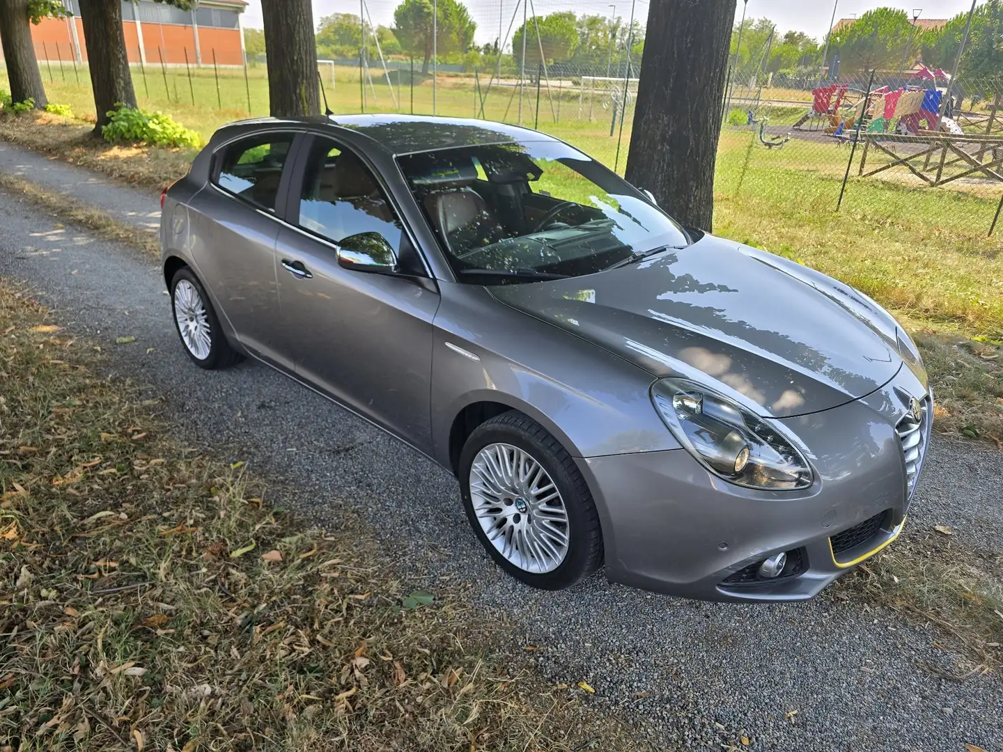 Alfa Romeo Giulietta 2.0 jtdm Exclusive 150cv E5+ Gancio Traino Pelle Gris - 1