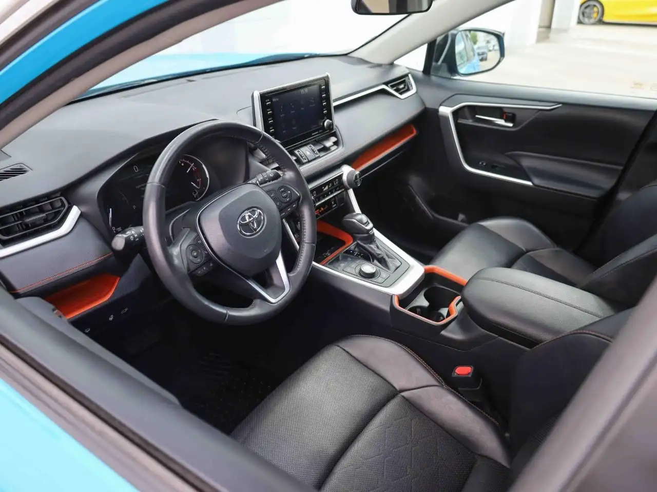 Toyota RAV 4 снимка Toyota RAV 4