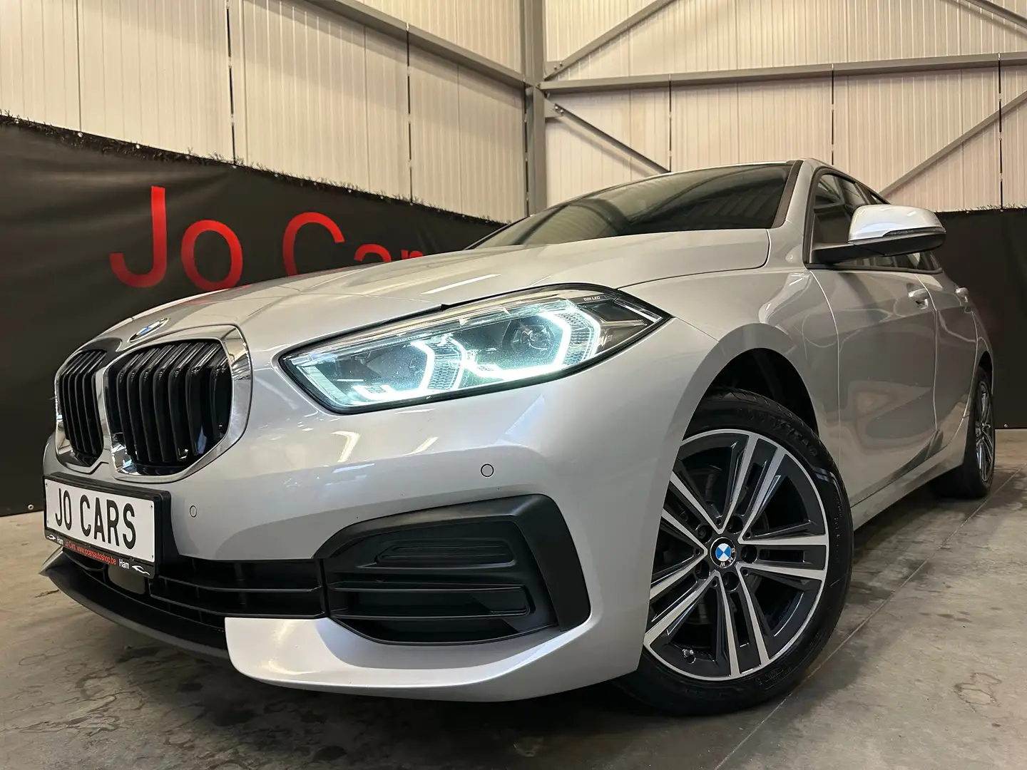 BMW 118 /Sport/Led/Pdc/Cc/Virtual/Navi/CarPlay/Keyless/18" Grau - 2