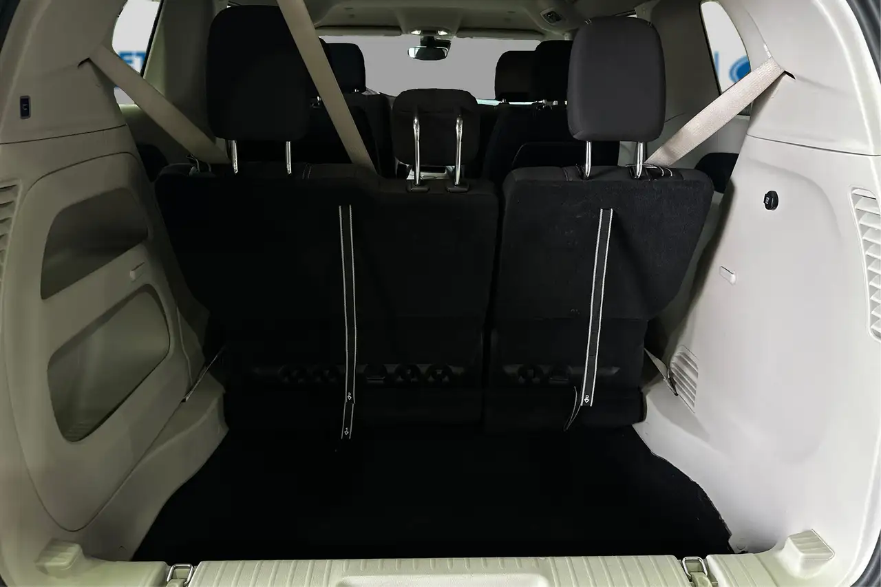 Chrysler Grand Caravan снимка Chrysler Grand Caravan