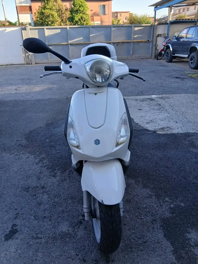 Piaggio Fly 125 150 c.c Blanc - 2