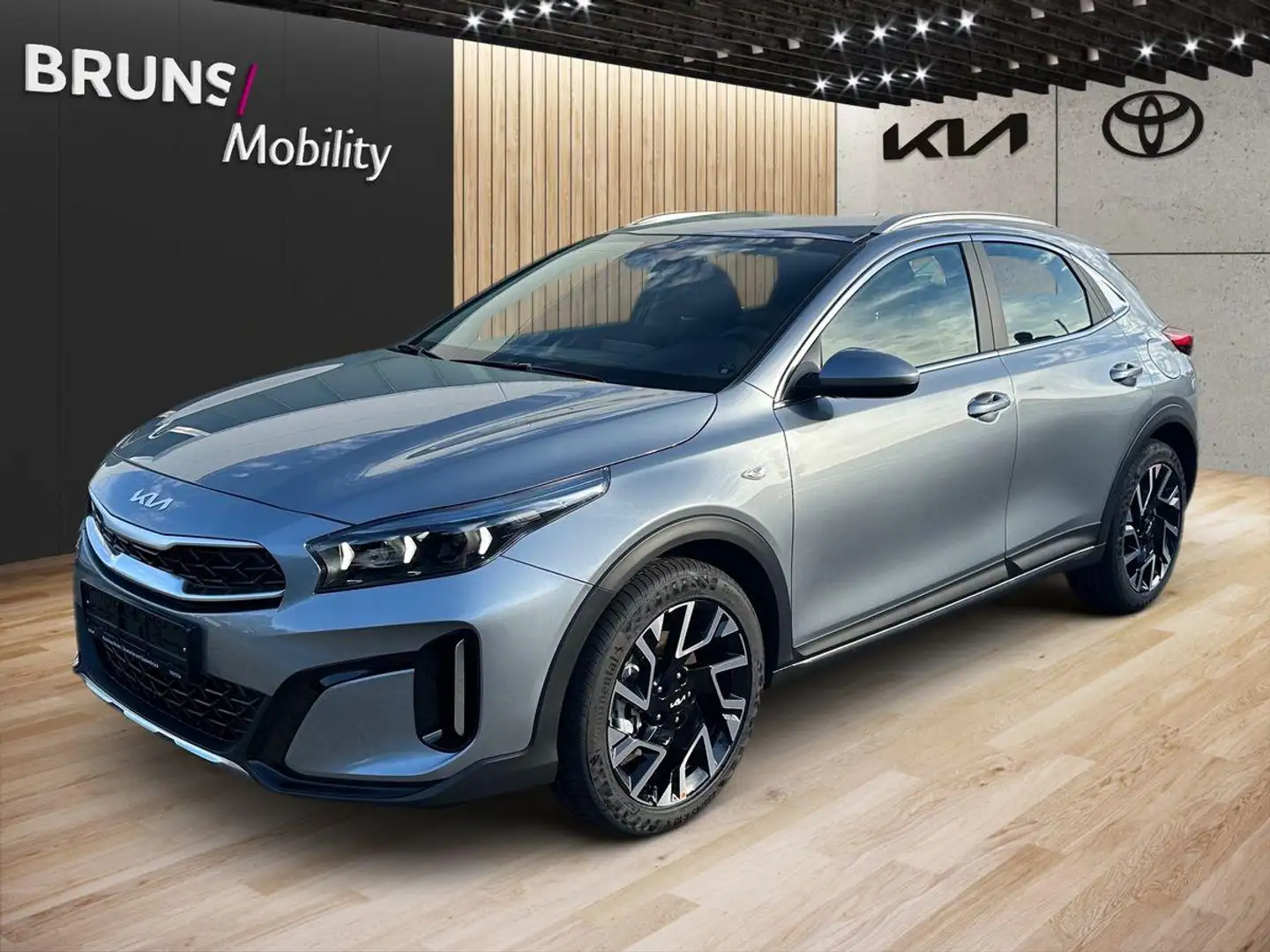 Kia XCeed 1.0 T Vision Komfort Navigation, Kamera Ezüst - 2