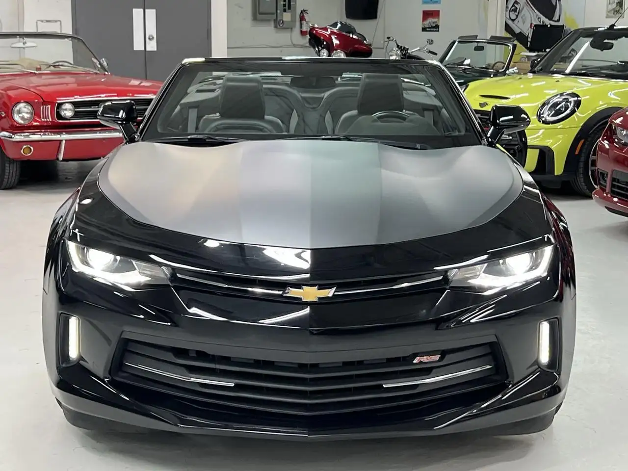 Chevrolet Camaro снимка Chevrolet Camaro