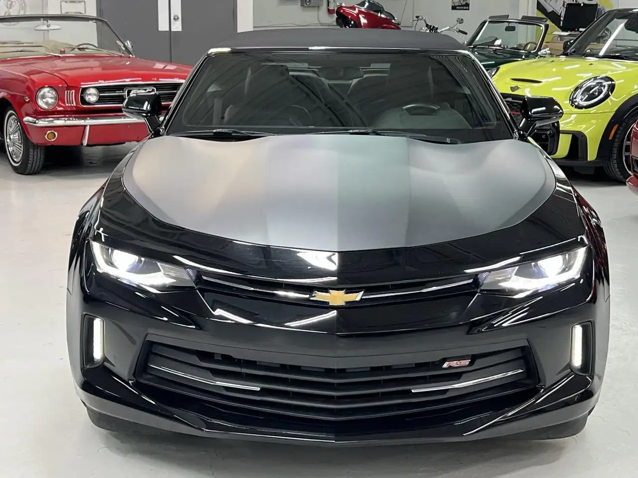 Chevrolet Camaro снимка Chevrolet Camaro