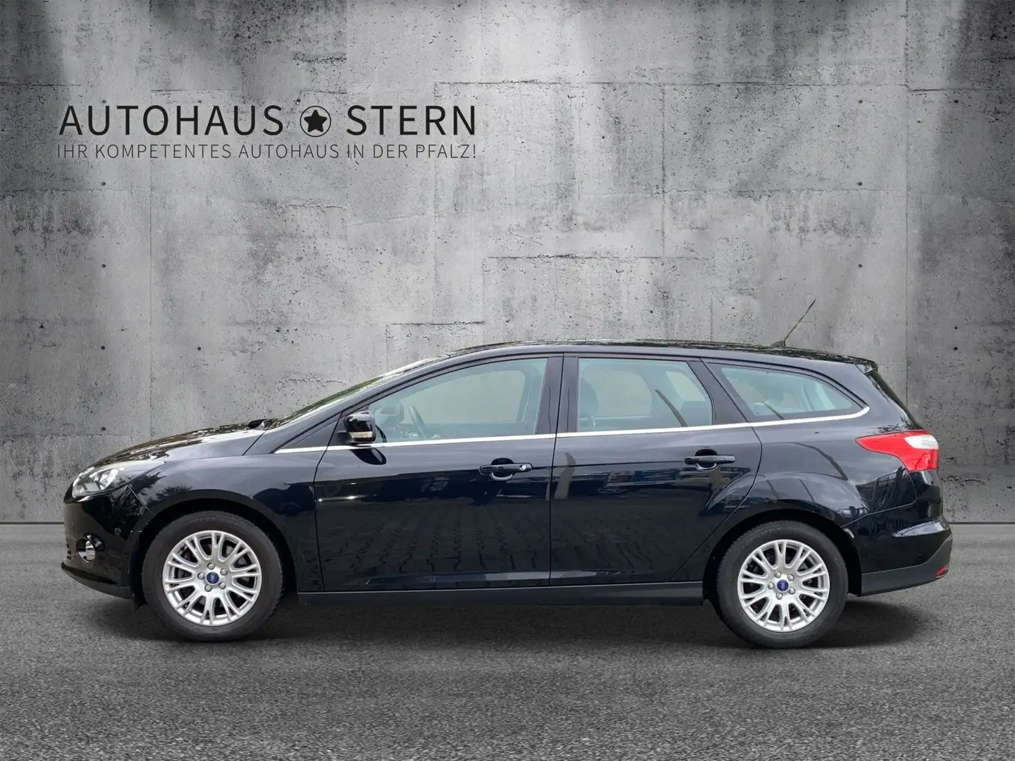 Ford Focus Turnier Titanium|SHZ|PDC|AUX|Tempomat Schwarz - 2