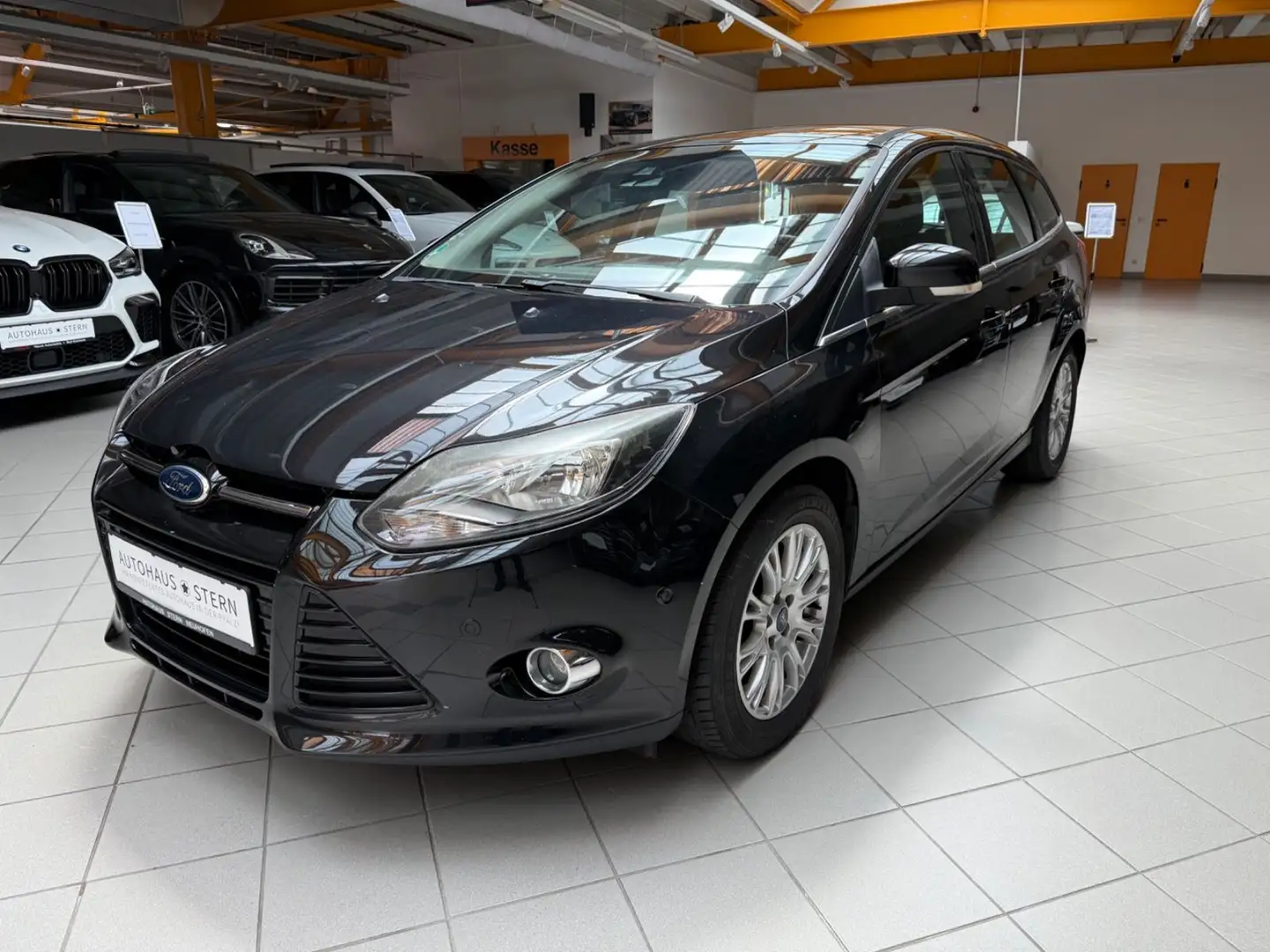 Ford Focus Turnier Titanium|SHZ|PDC|AUX|Tempomat Černá - 1