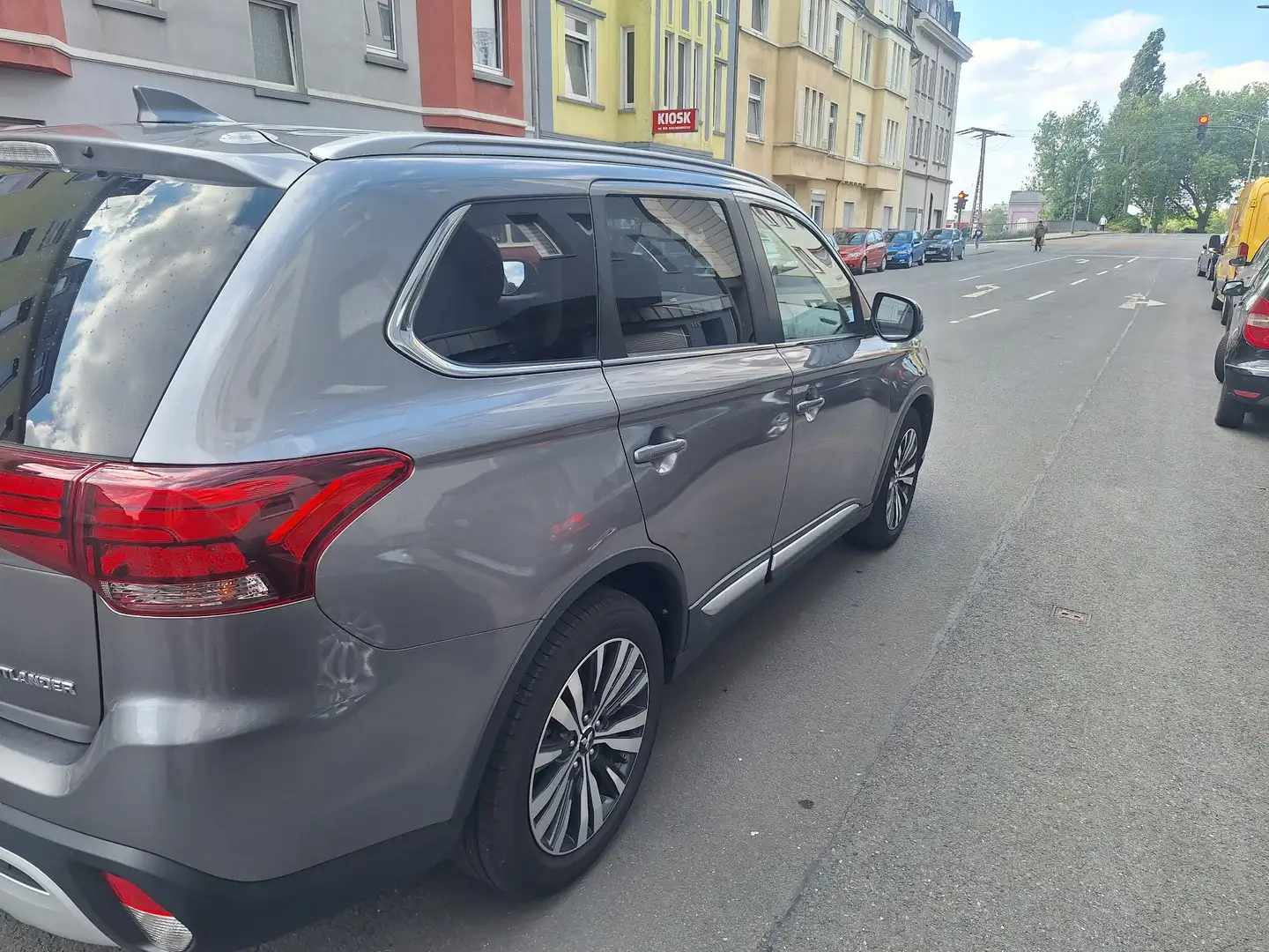 Mitsubishi Outlander 2.0 2WD CVT Active - 2