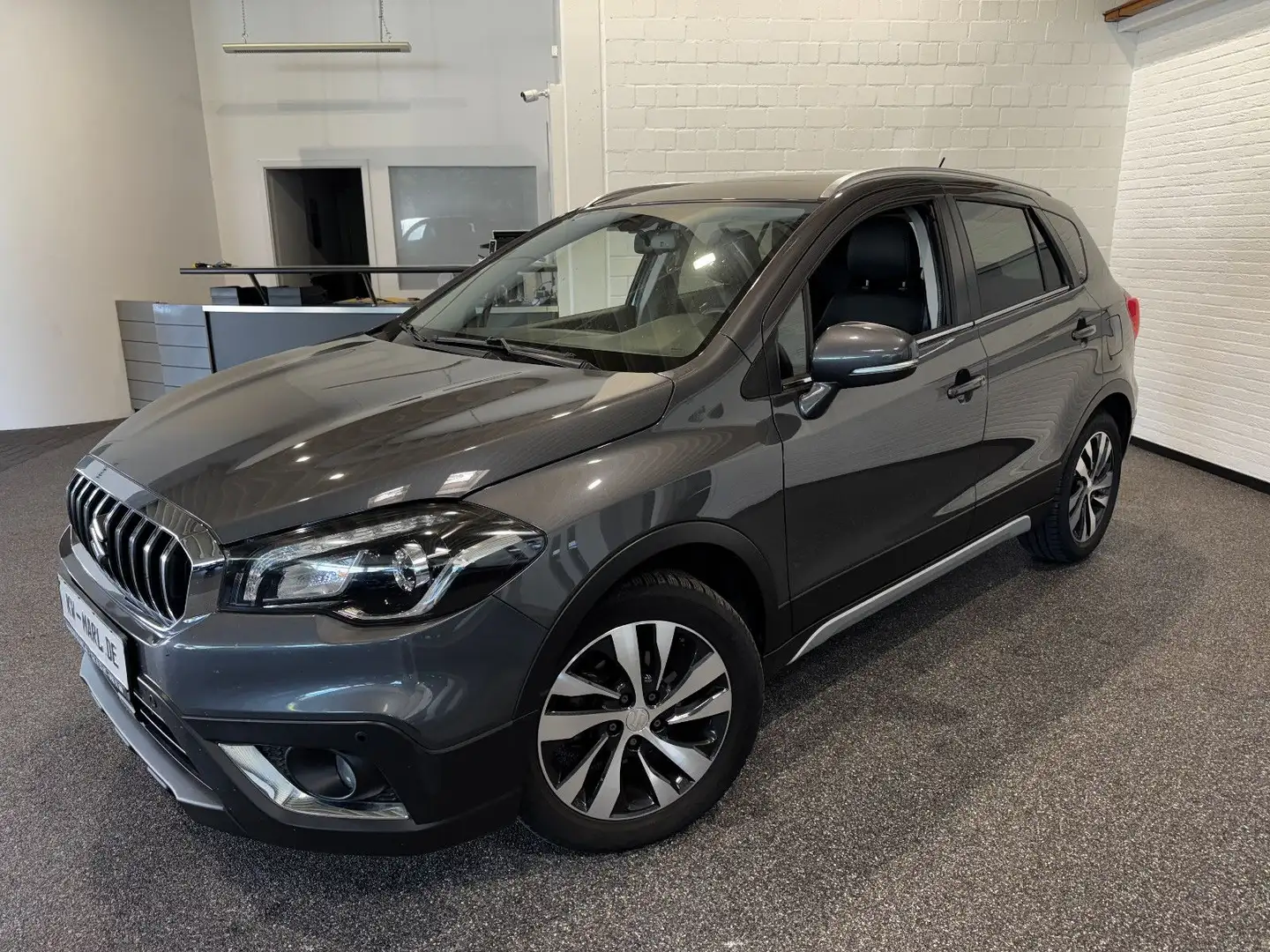 Suzuki SX4 S-Cross Comfort+ 4x4 PANO NAVI+CAM LEDER AHK Grigio - 2