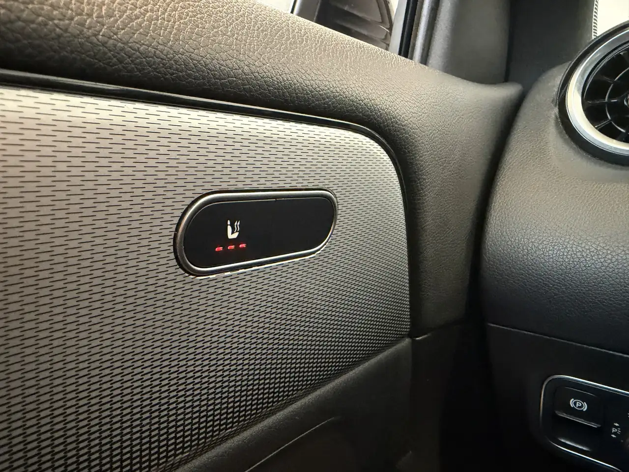 Mercedes-Benz GLA 250 GLA 250 e PHEV Business Line 18