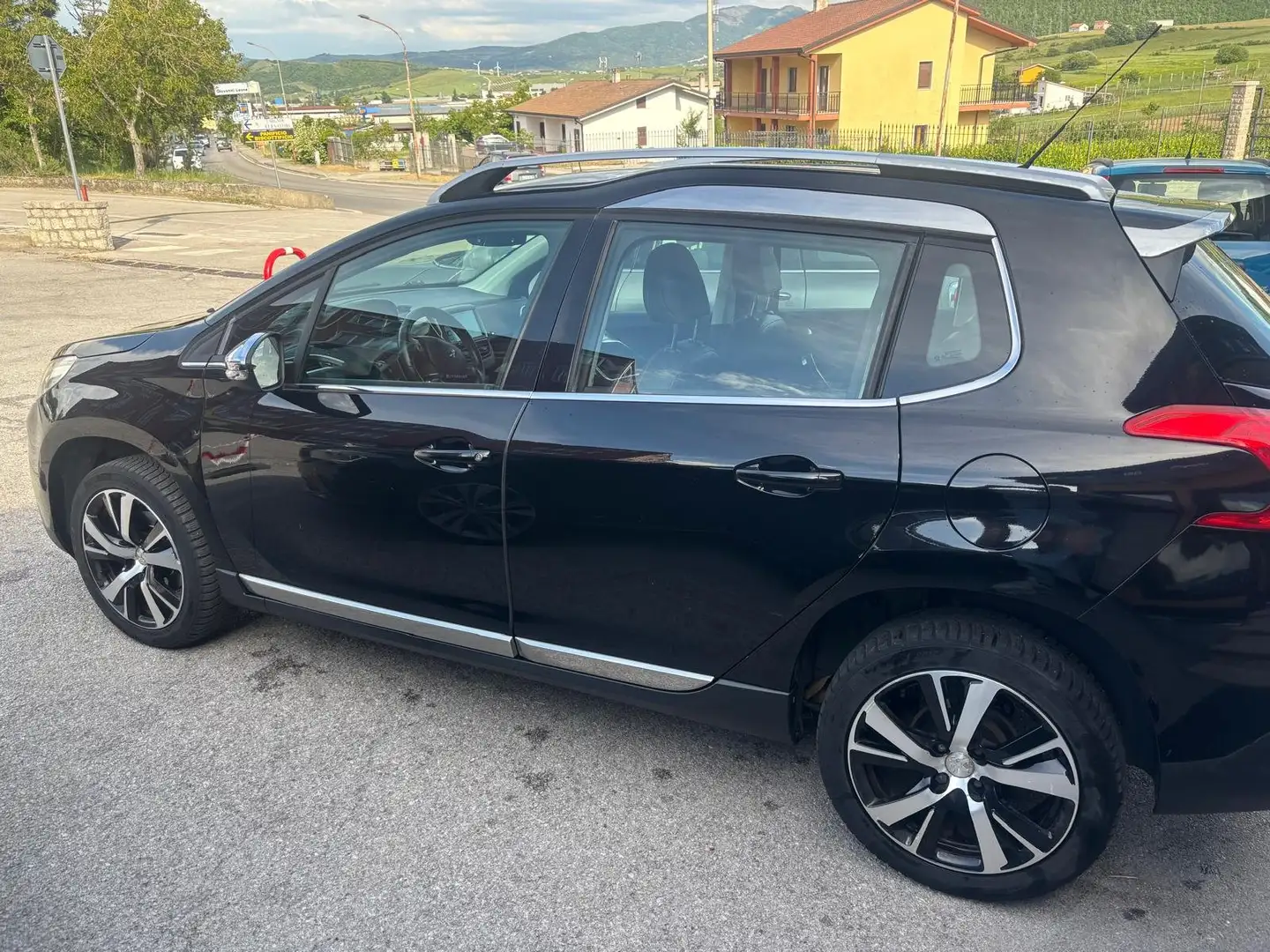 Peugeot 2008 1.6 e-hdi 8v Allure s Nero - 2